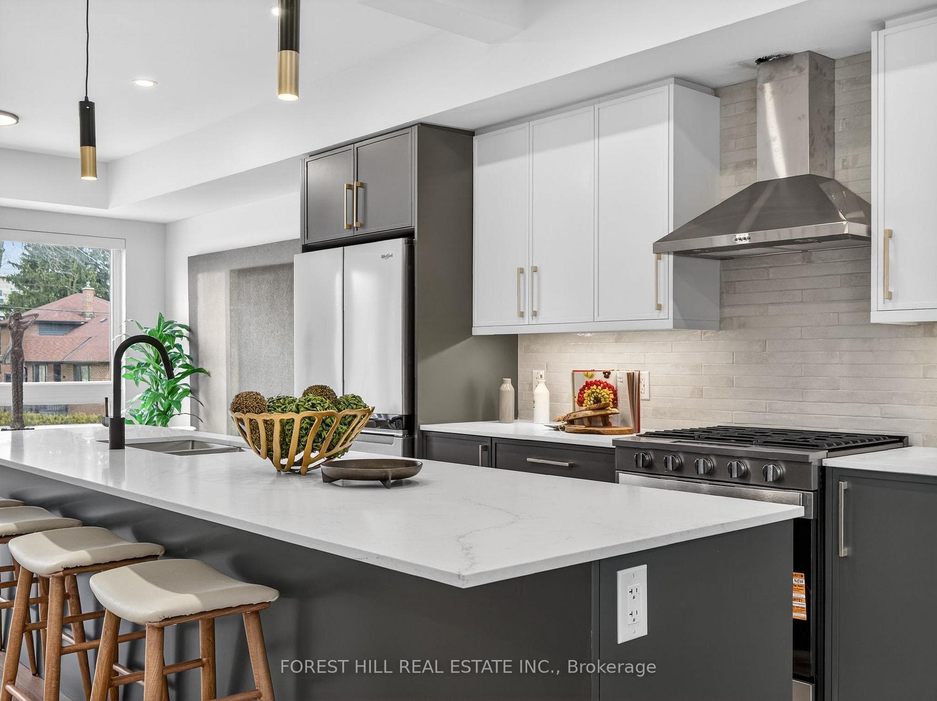 279 REINER Road Unit A photo 12