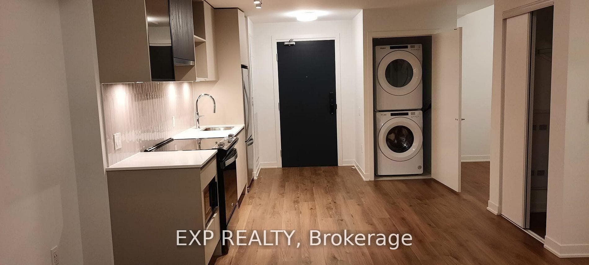 395 Dundas Street Unit 525 photo 19