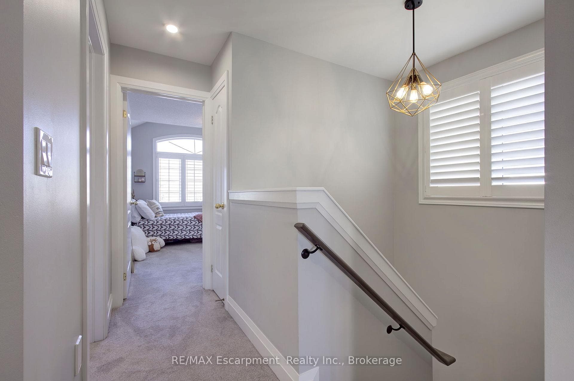 4868 Capri Crescent photo 22
