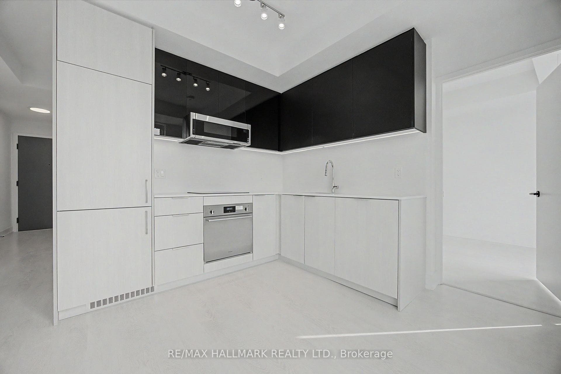 308 Jarvis Street Unit 3201 photo 2
