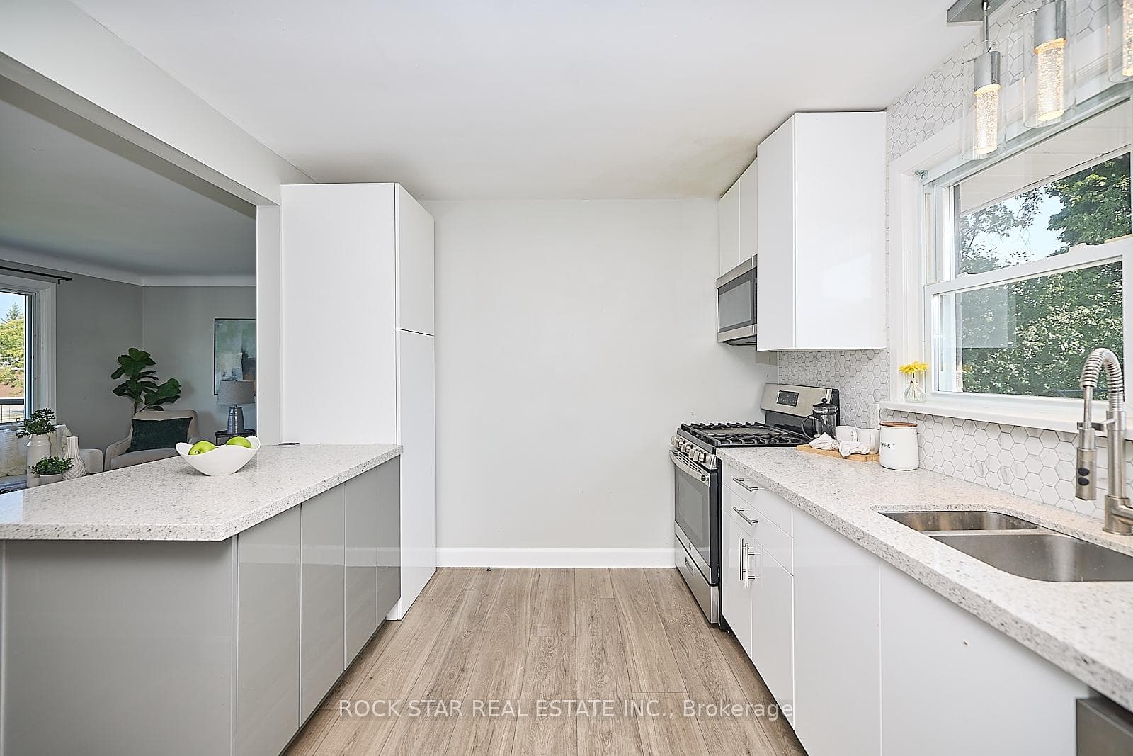 32 Collier Road photo 11
