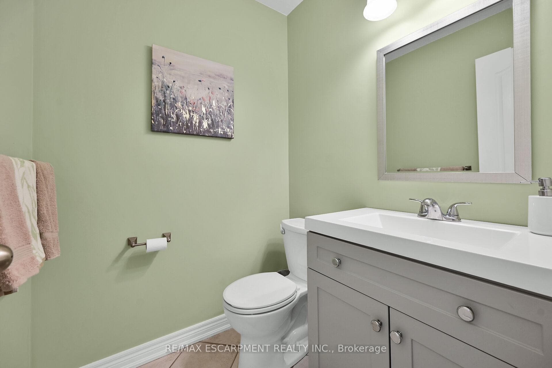 35 Davis Crescent photo 17