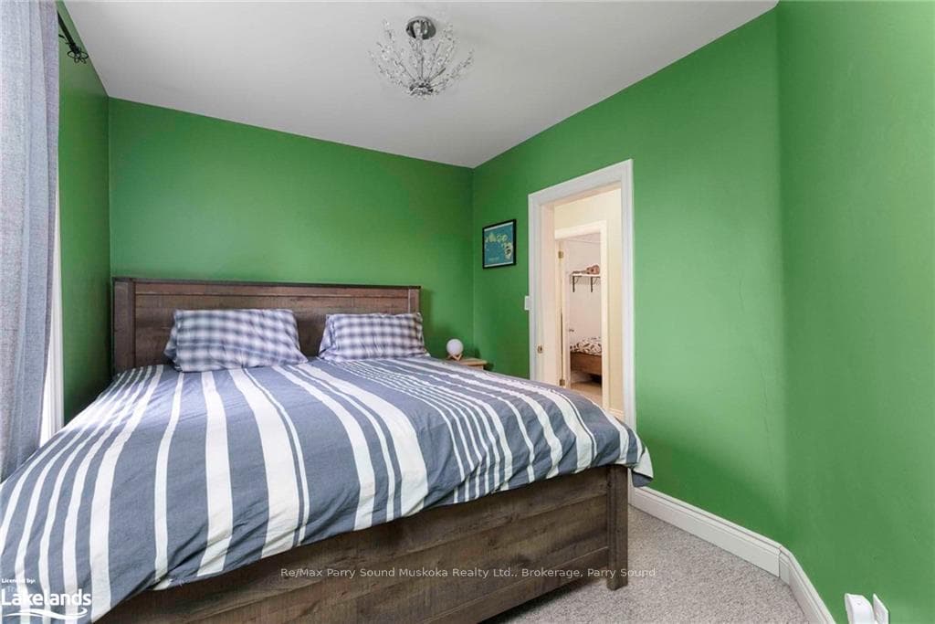 125 GIBSON Street photo 22