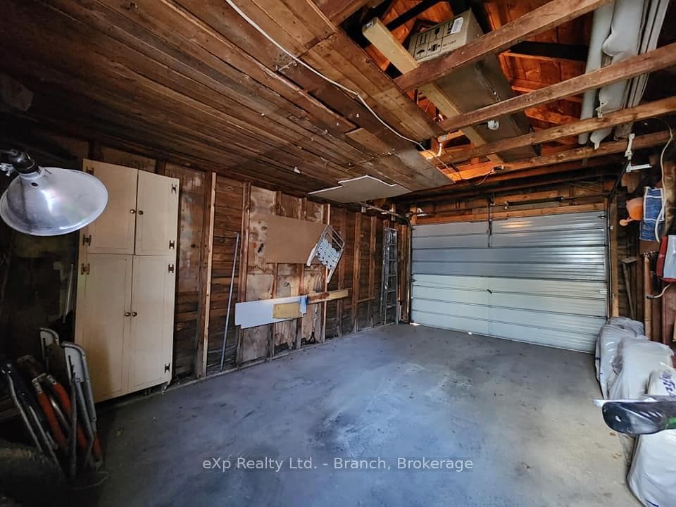 348 Birch Street photo 20