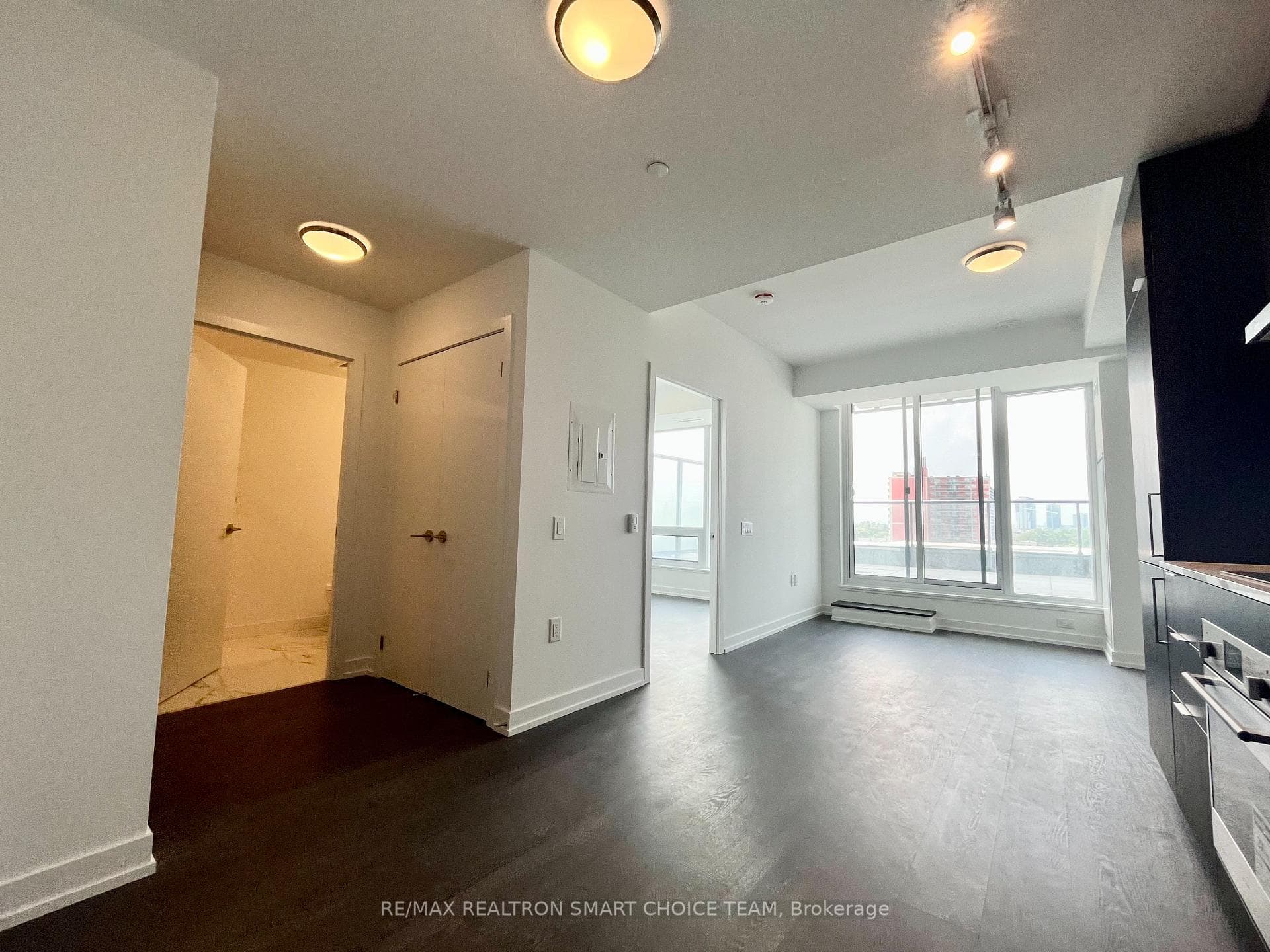 7 Golden Lion Heights Unit 719 photo 7