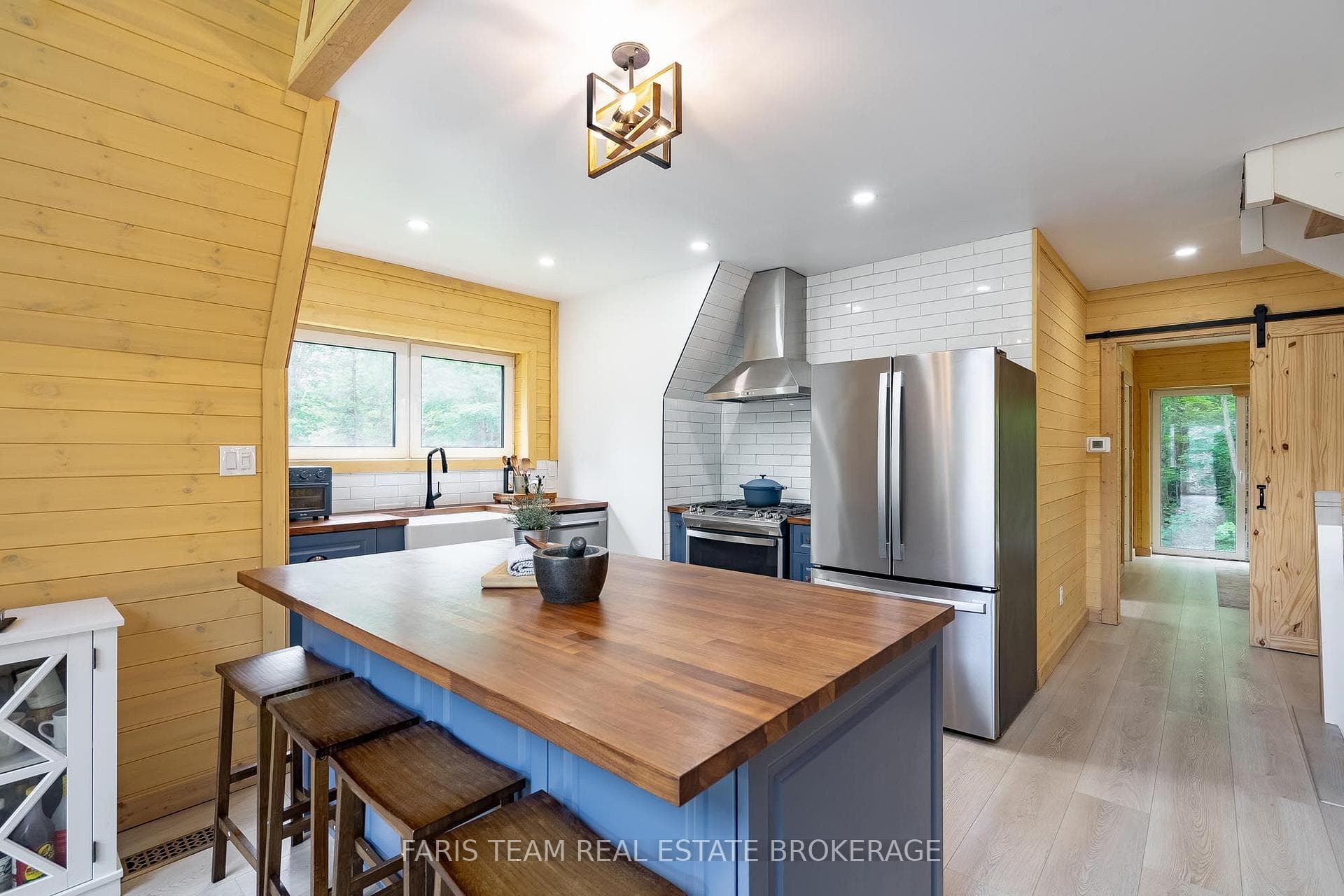 1490 Champlain Road photo 4