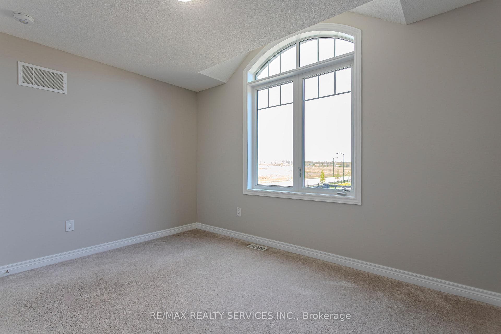 3896 Tufgar Crescent photo 26