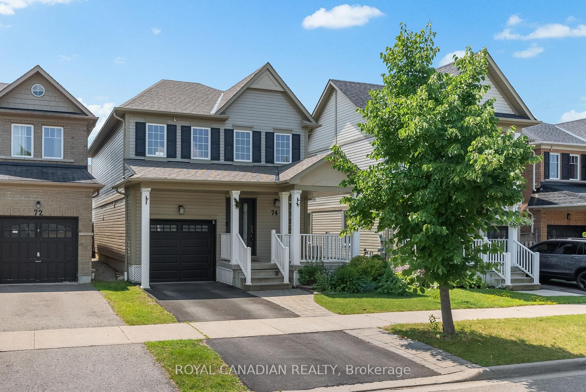 74 Donlevy Crescent photo 1