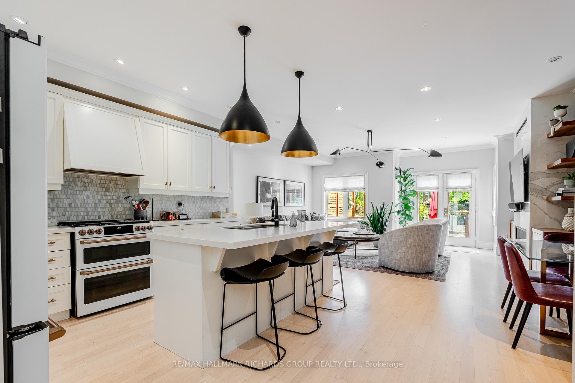 181 Blantyre Avenue photo 4