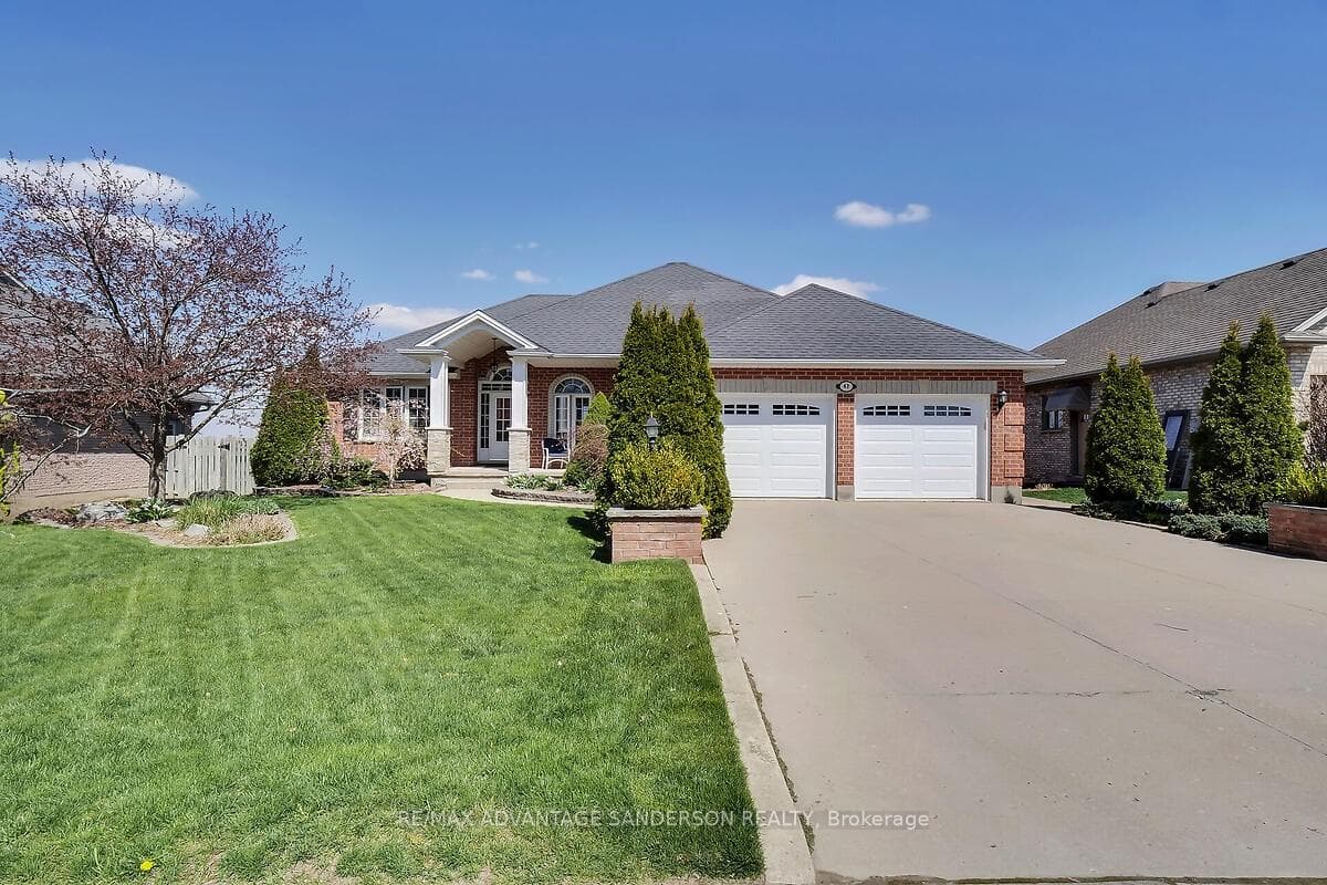 42 Stone Ridge Crescent photo 1