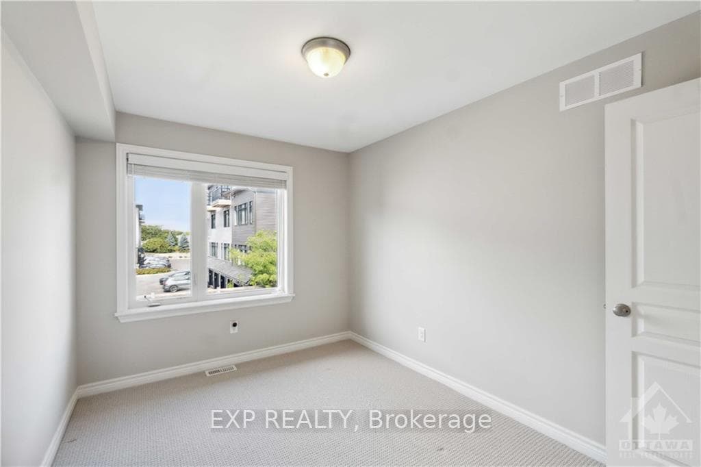 760 CARNELIAN Crescent photo 21
