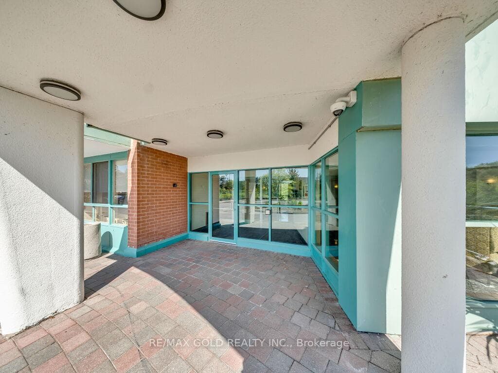 30 Blue Springs Drive Unit 611 photo 6