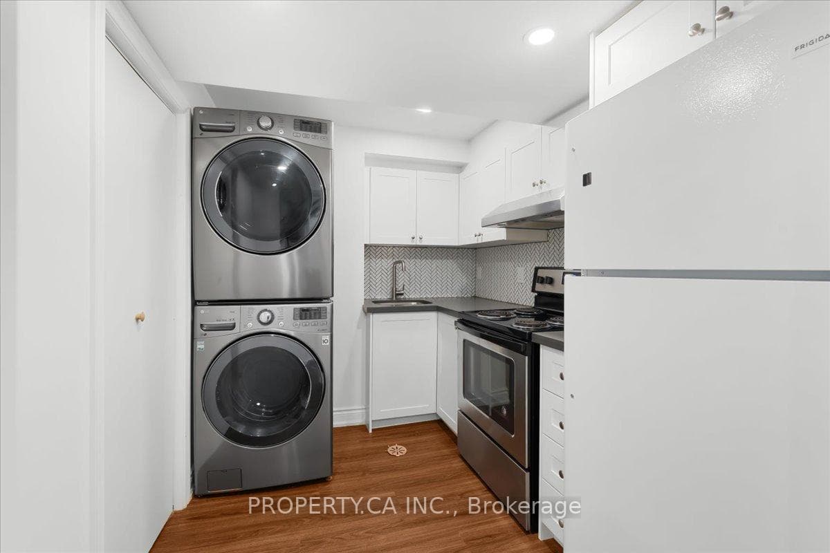 72 Roxborough Lane photo 27