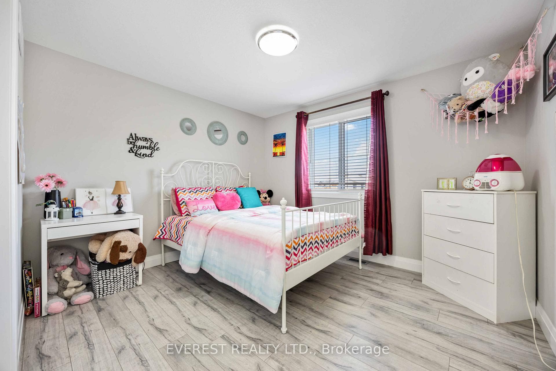 668 WINNERS Circle photo 22
