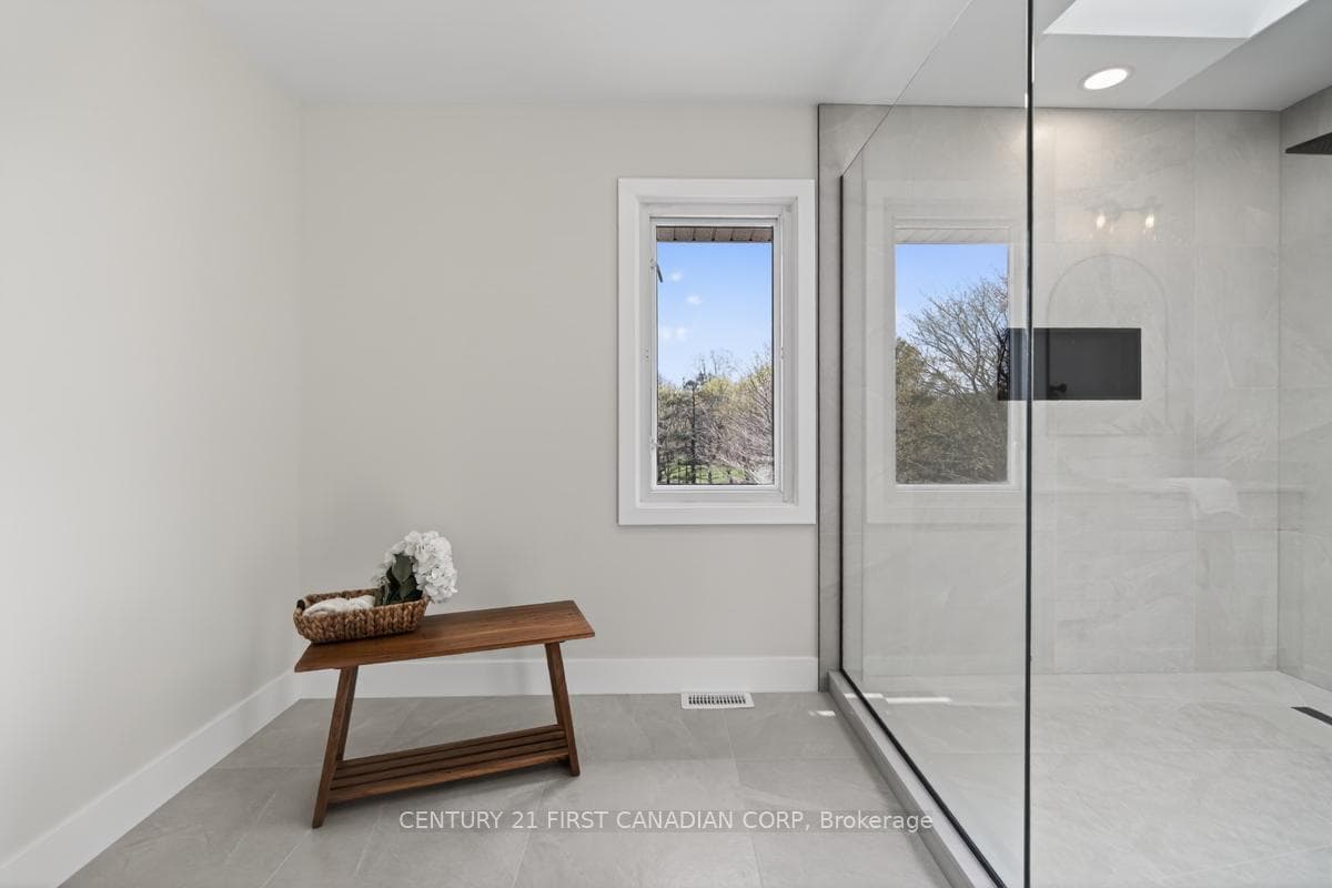 124 Sunray Avenue photo 24