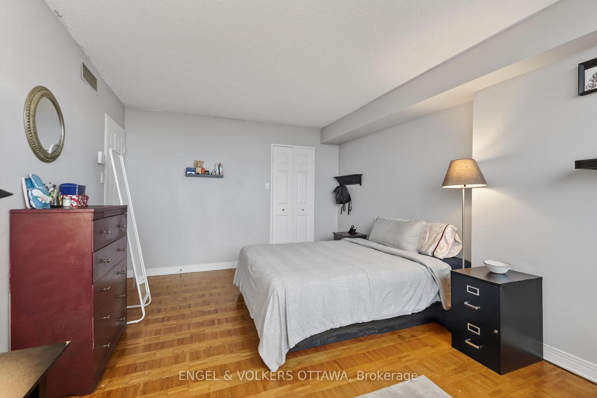 530 Laurier Avenue Unit PH5 photo 18