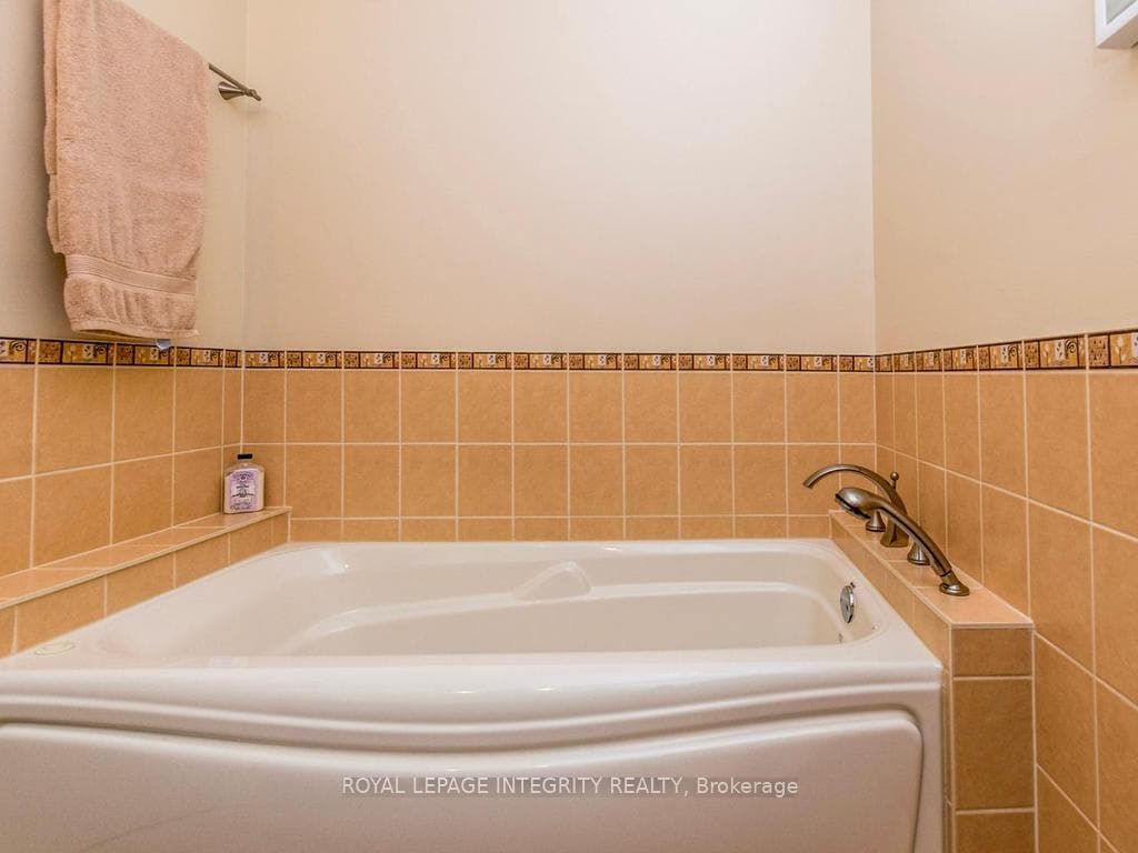 55 Overlake Drive photo 21