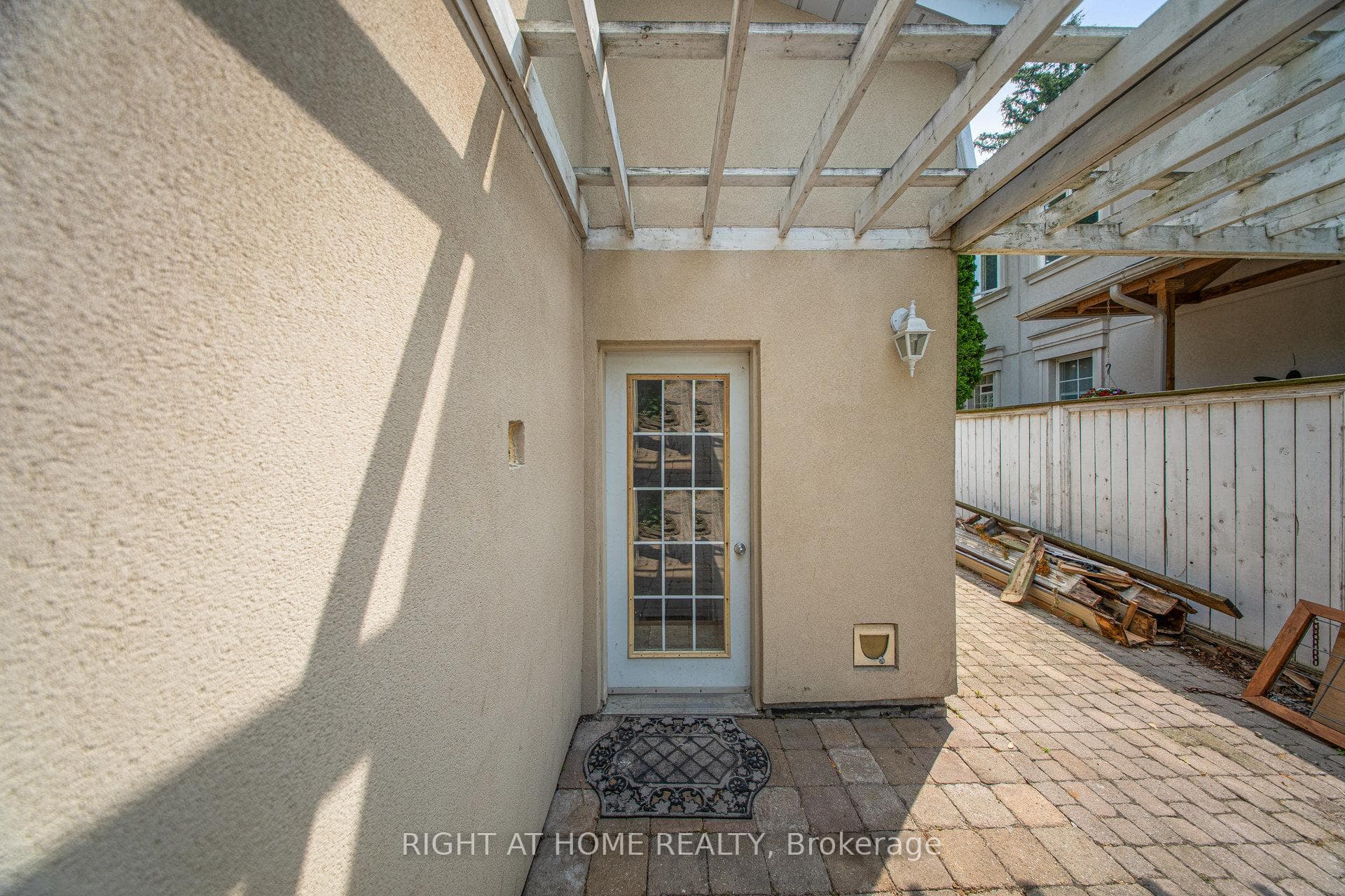 170 Queens Avenue photo 39