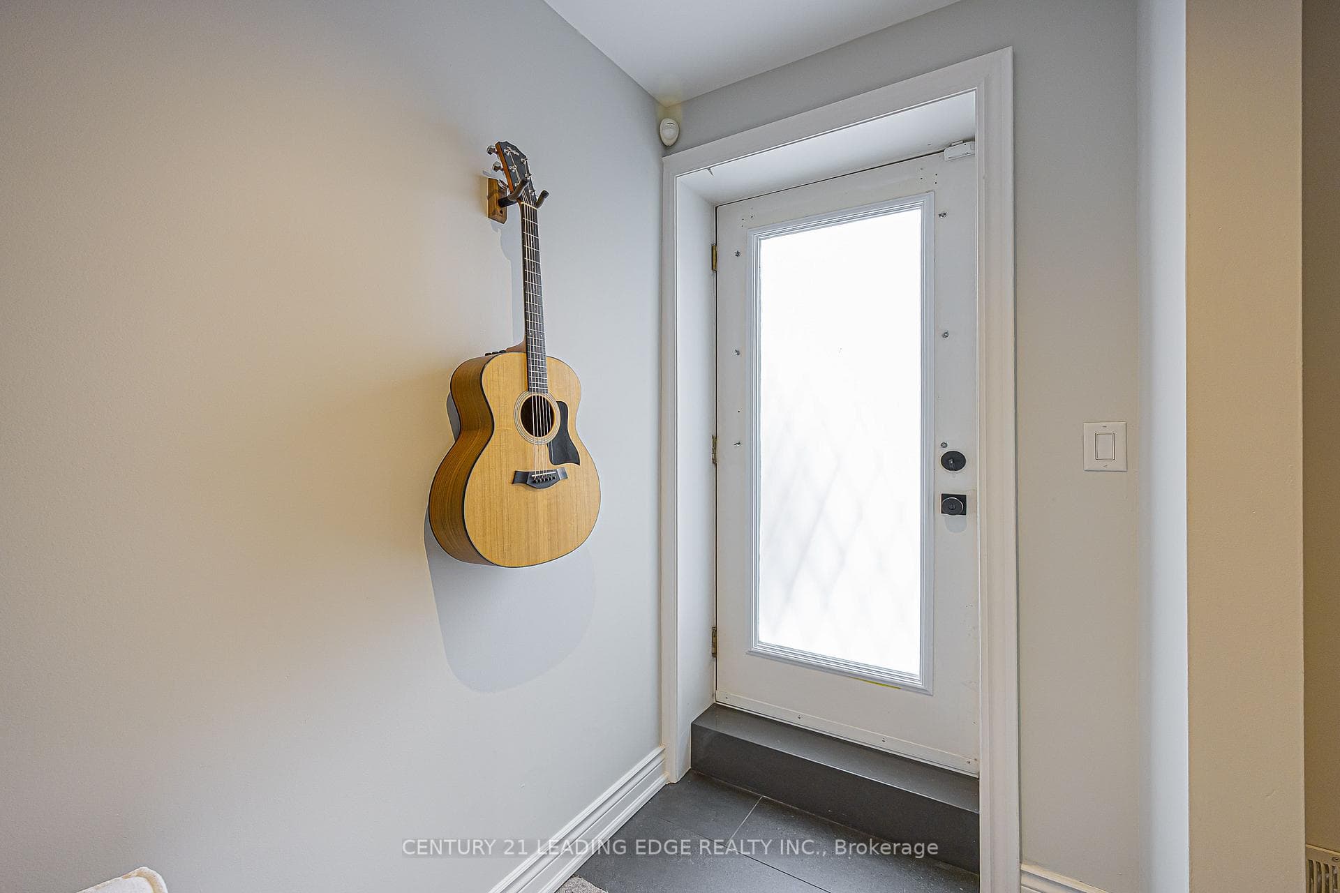 522 Woburn Avenue photo 38