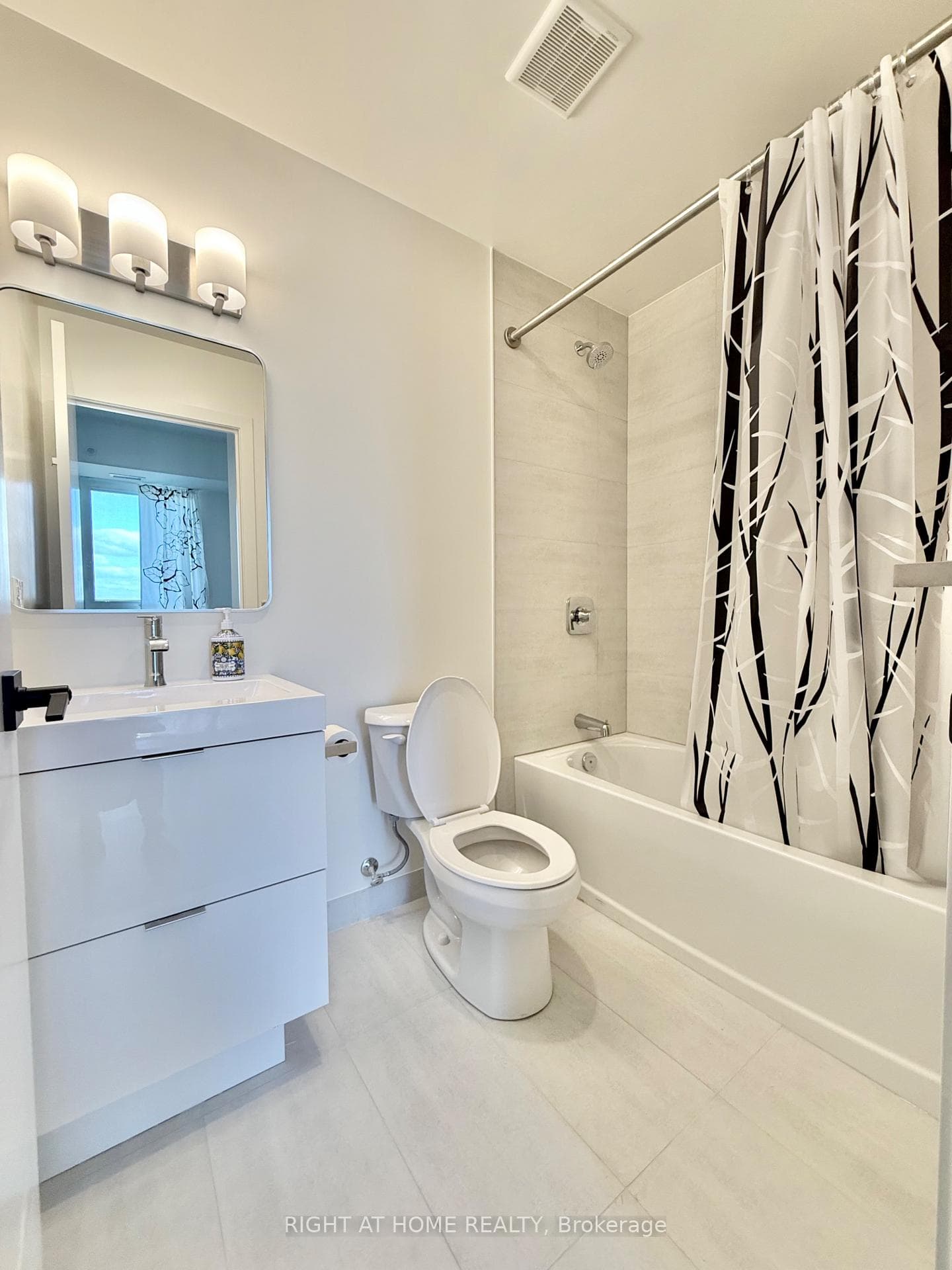 33 Erie Avenue Unit 1308 photo 8