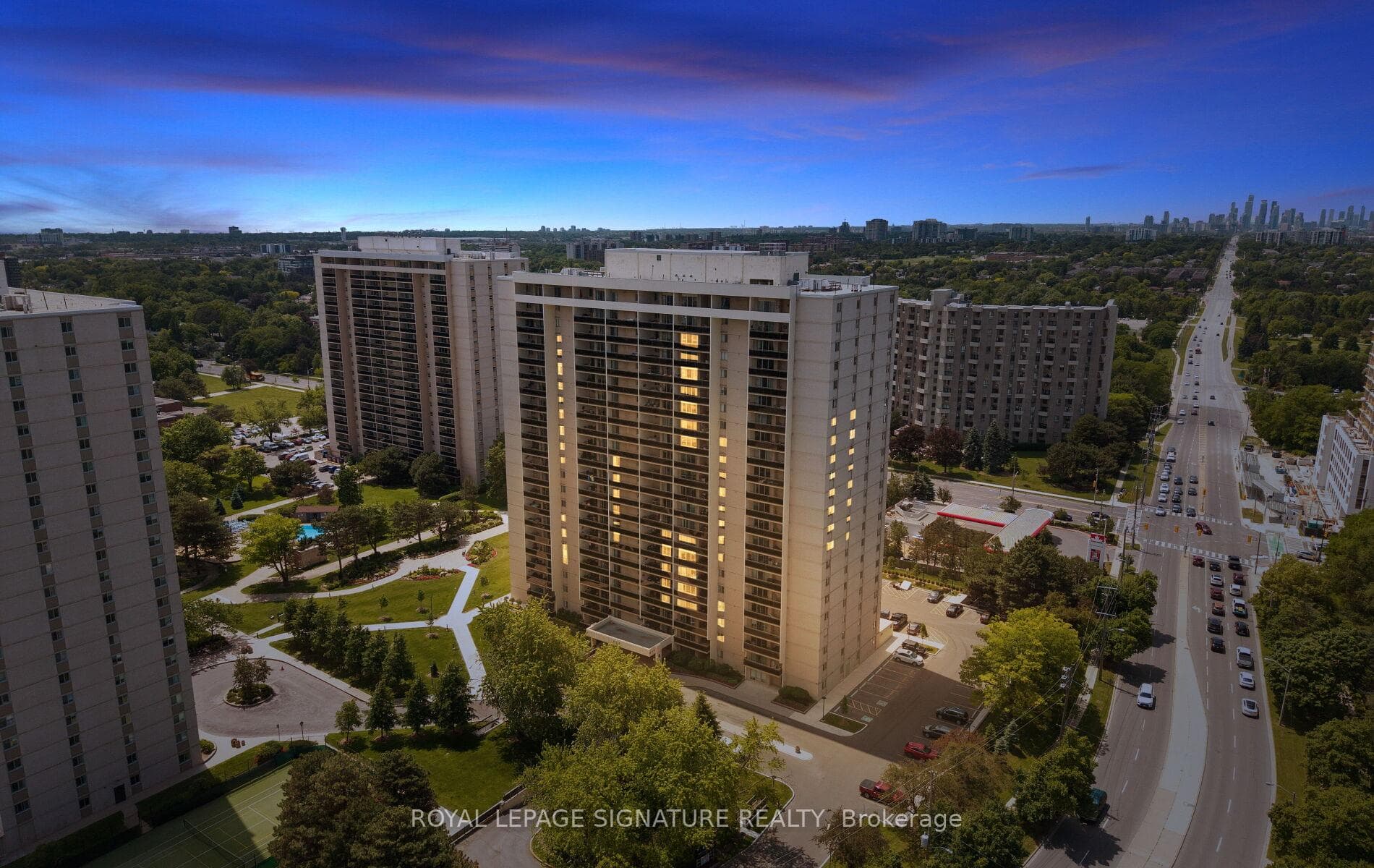 820 Burnhamthorpe Road Unit 606 photo 1