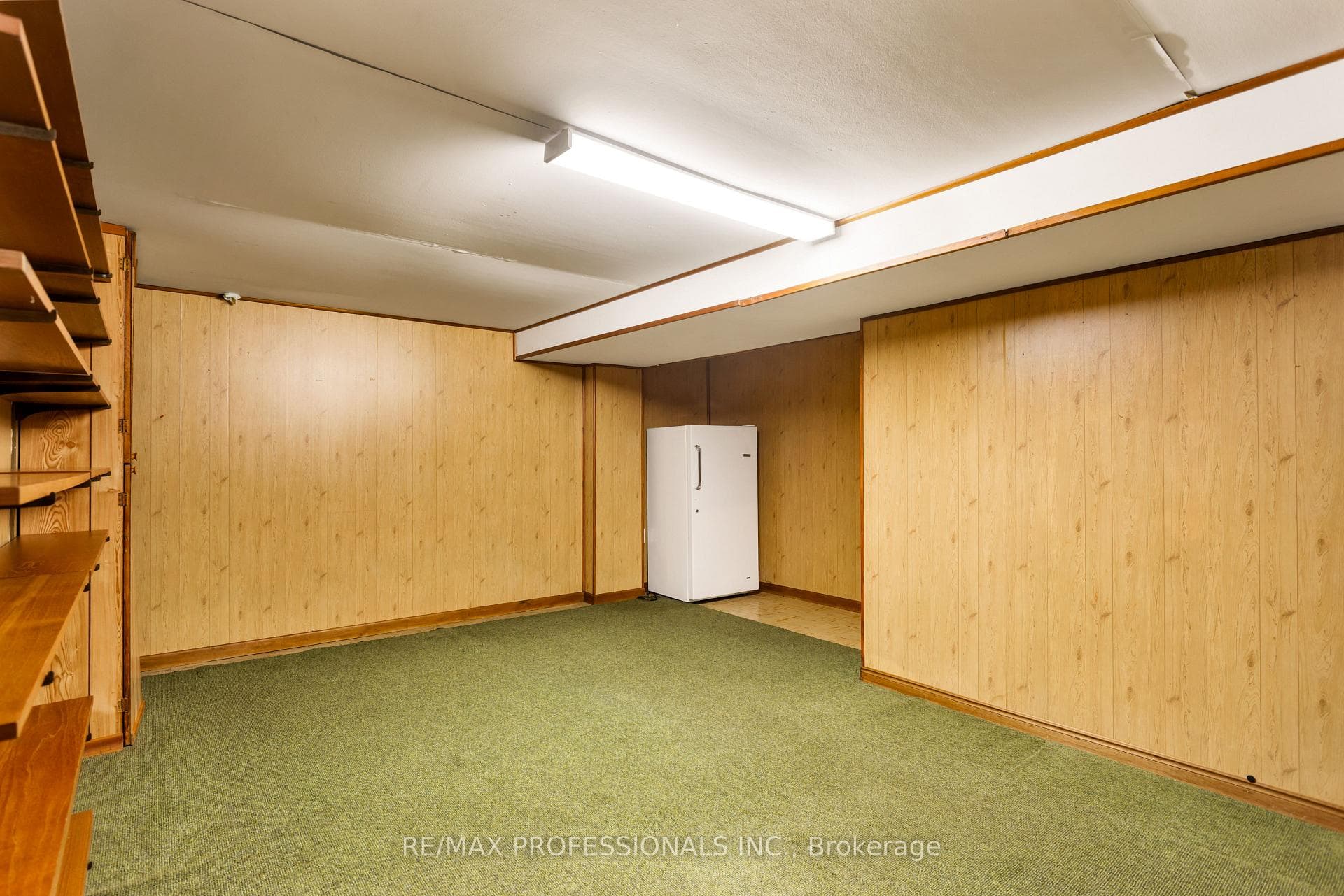 38 Van Stassen Boulevard photo 37