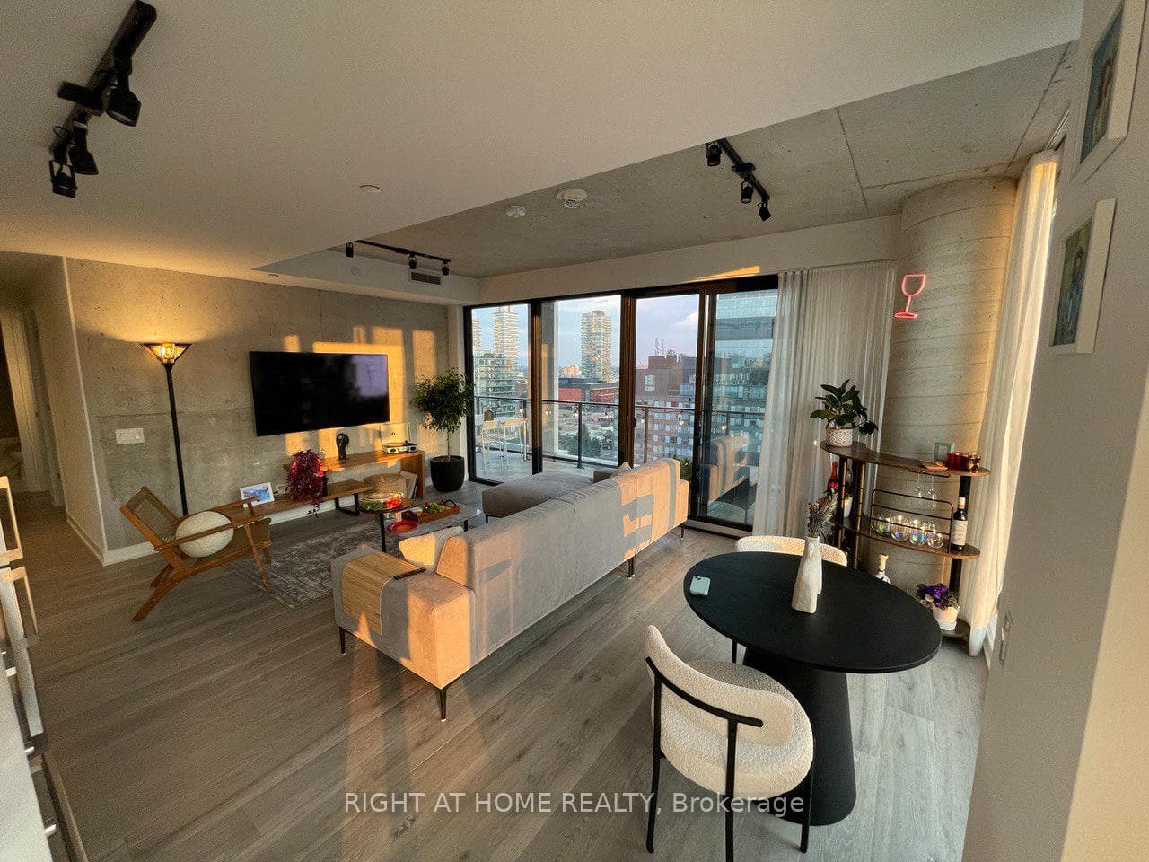 55 Ontario Street Unit 1308 photo 1
