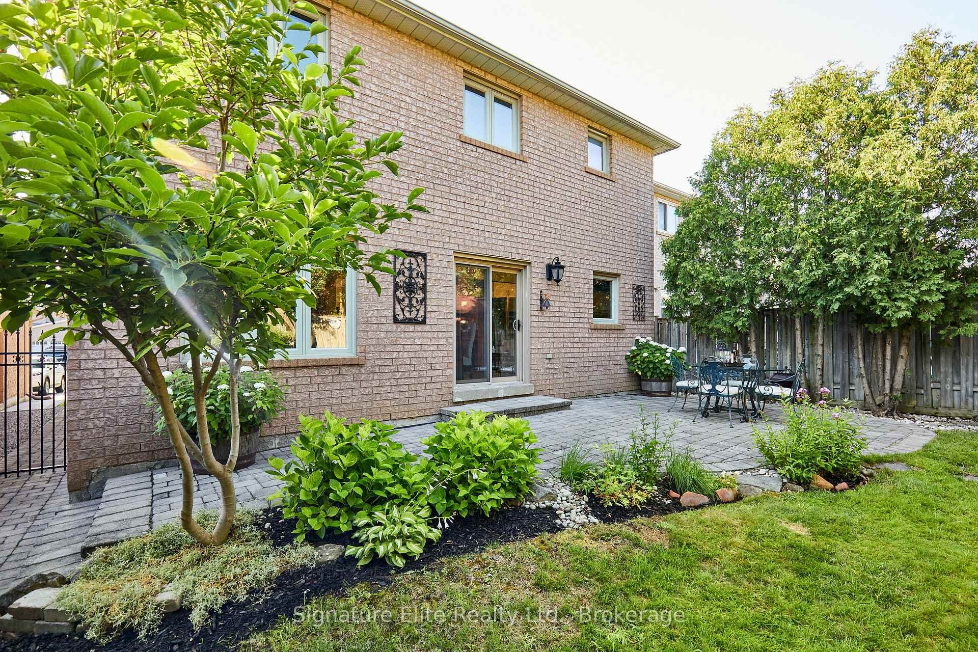 954 Mantle Crescent photo 34