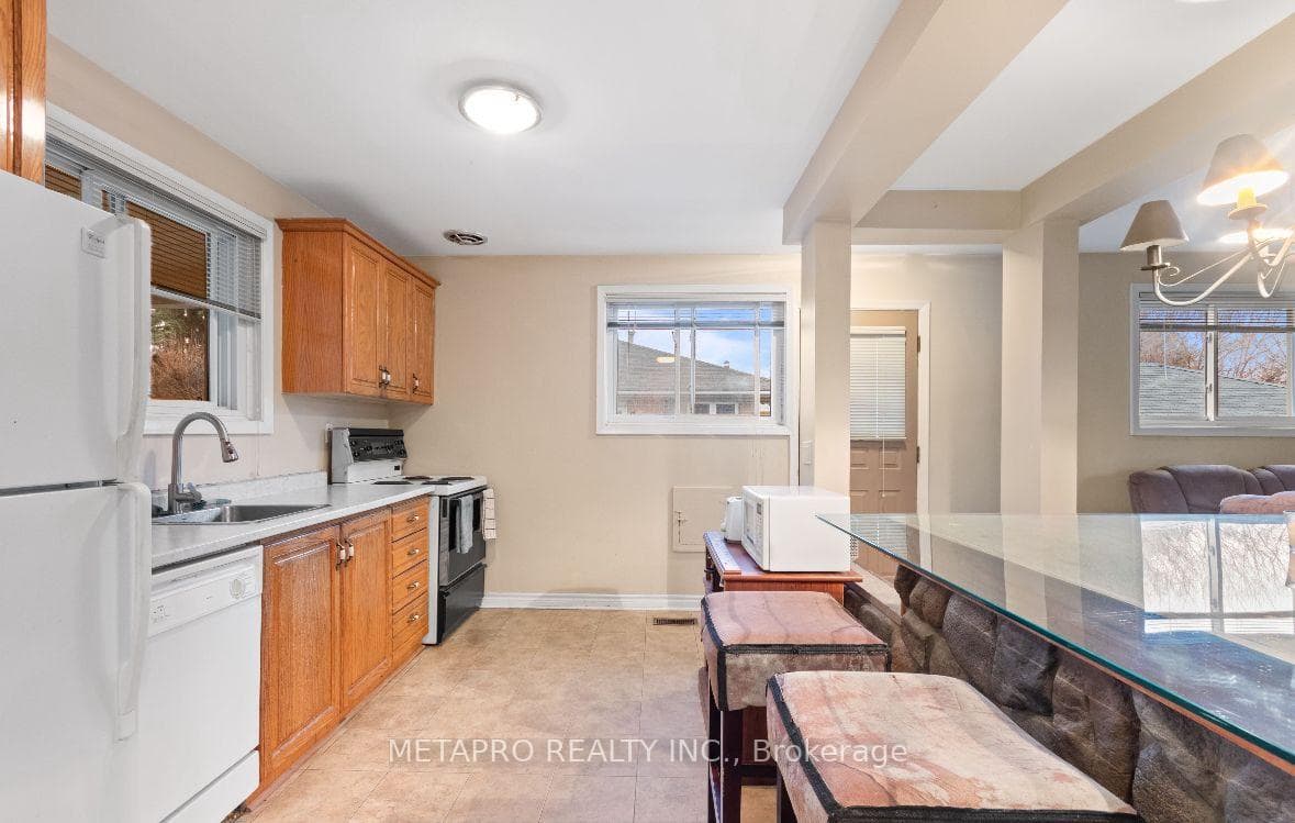 1294 Pinegrove Road photo 3