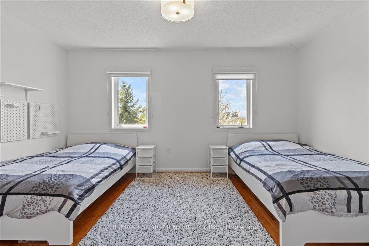 373 Fairgate Way photo 15