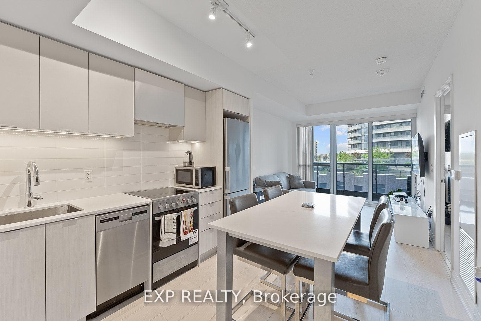 26 Gibbs Road Unit 630 photo 3