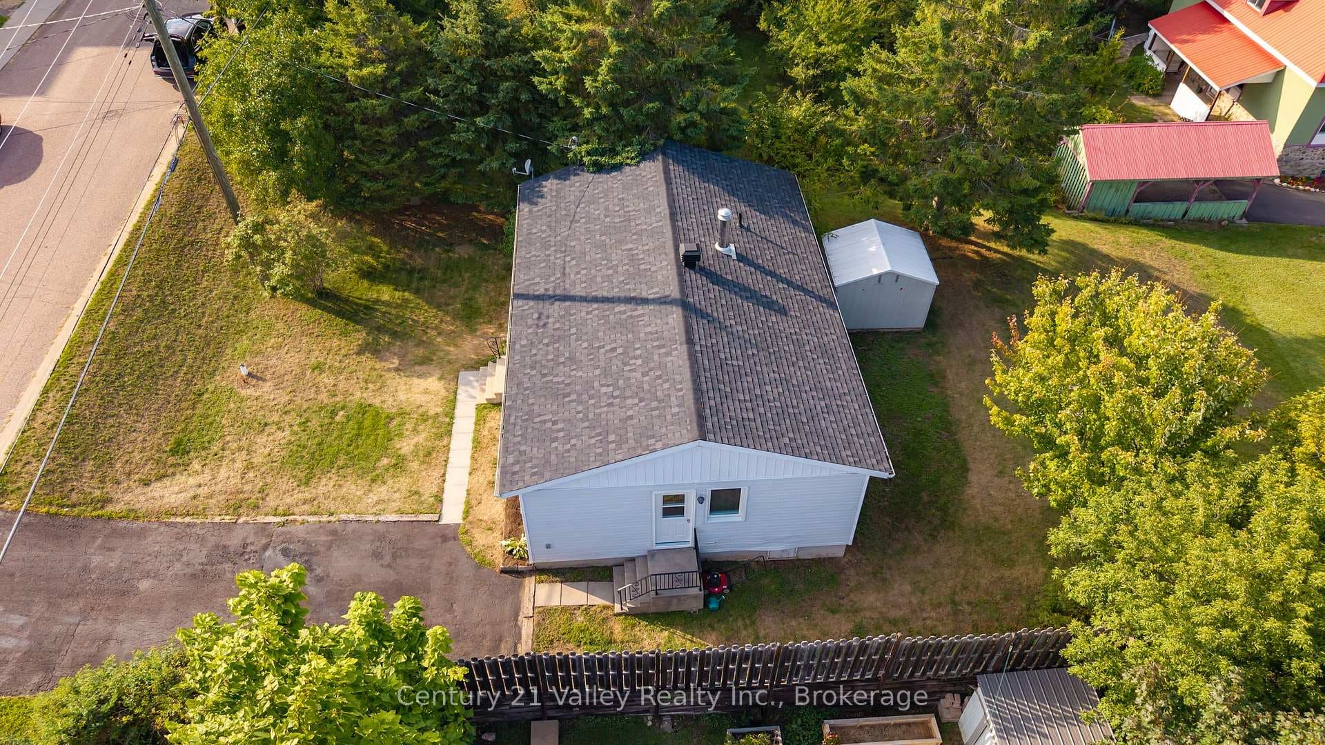 143 Alice Street photo 35