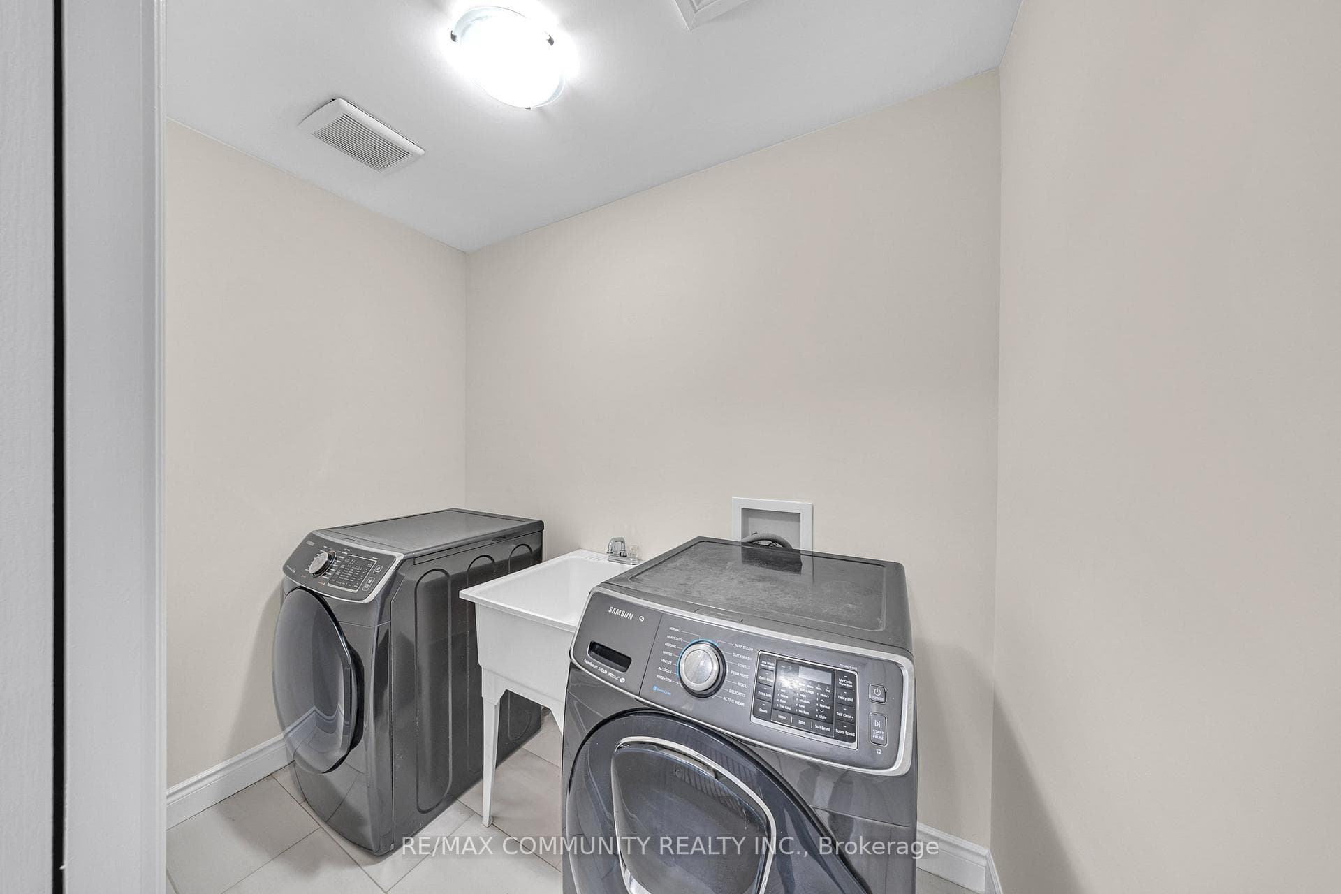 78 Alcorn Drive photo 32