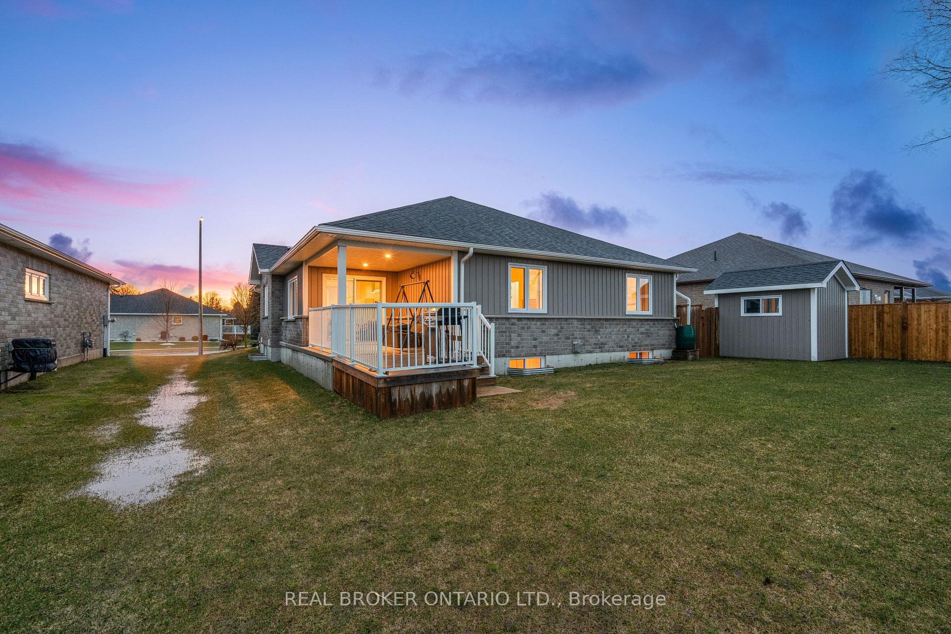 480 Grand Trunk Street photo 36