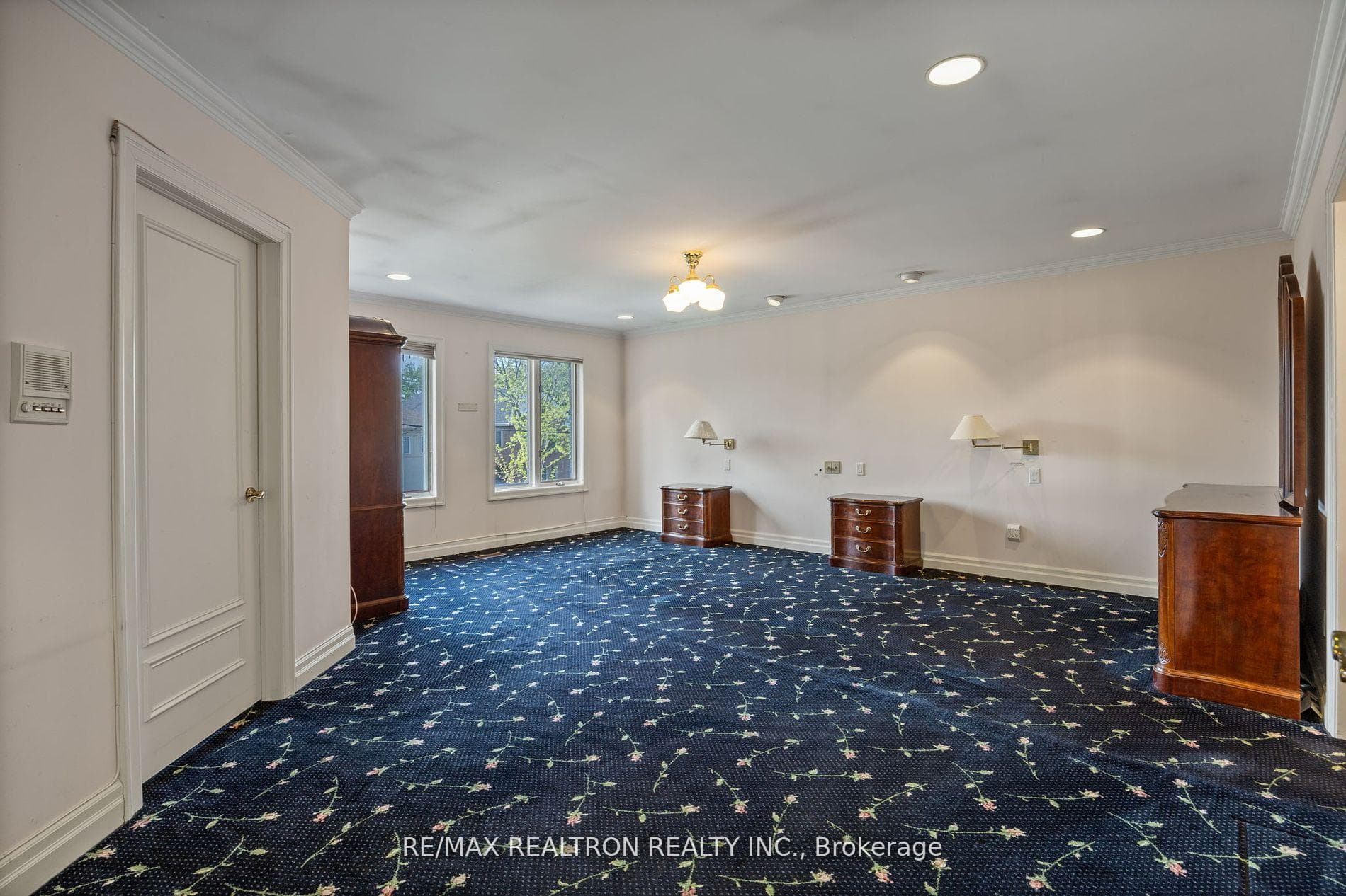 55 Shelborne Avenue photo 10