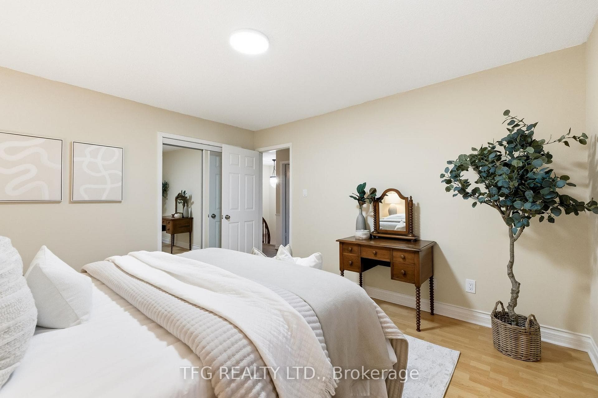500 Sundown Crescent photo 31