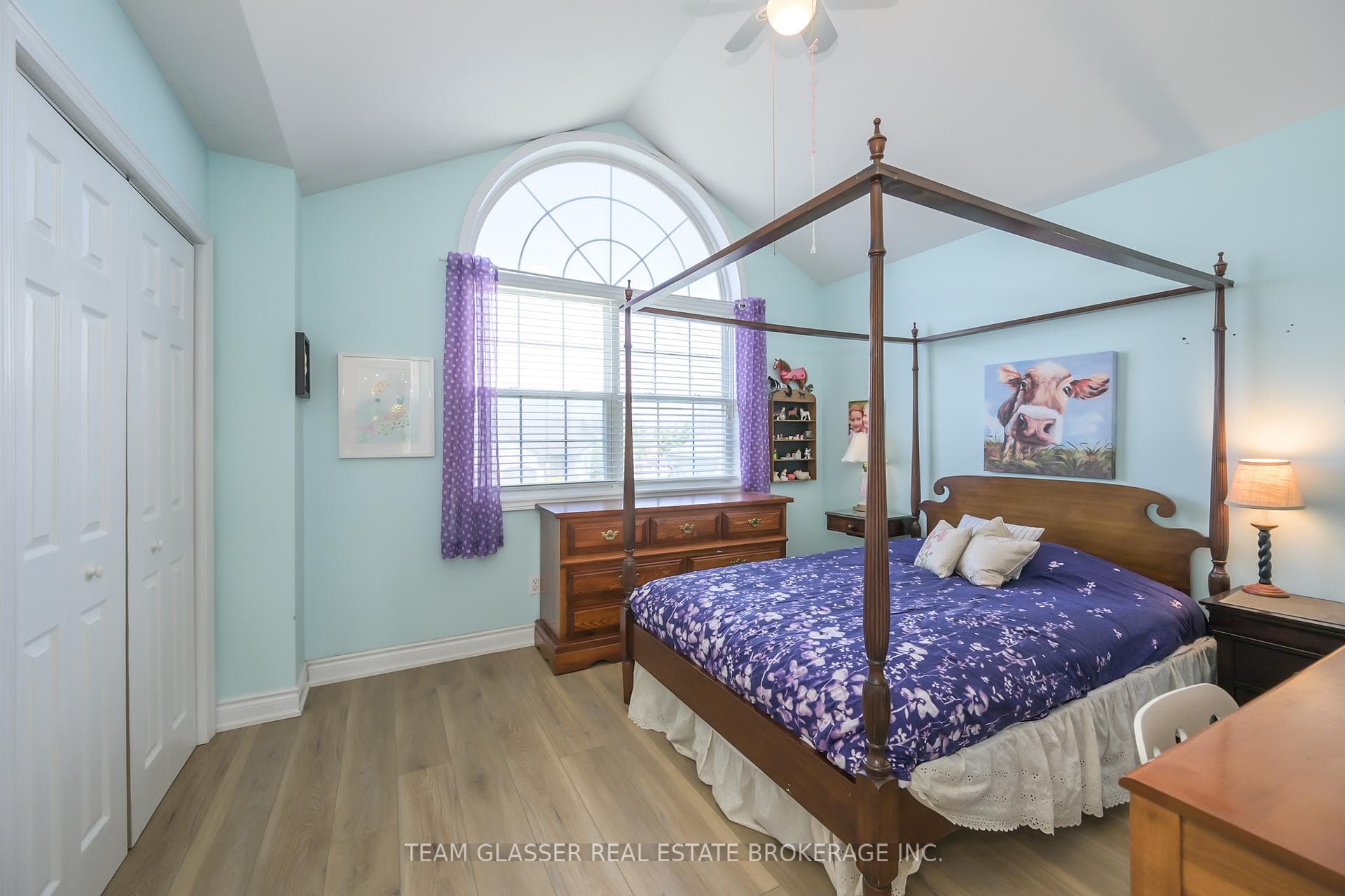 51 BIRCHCREST Drive photo 34