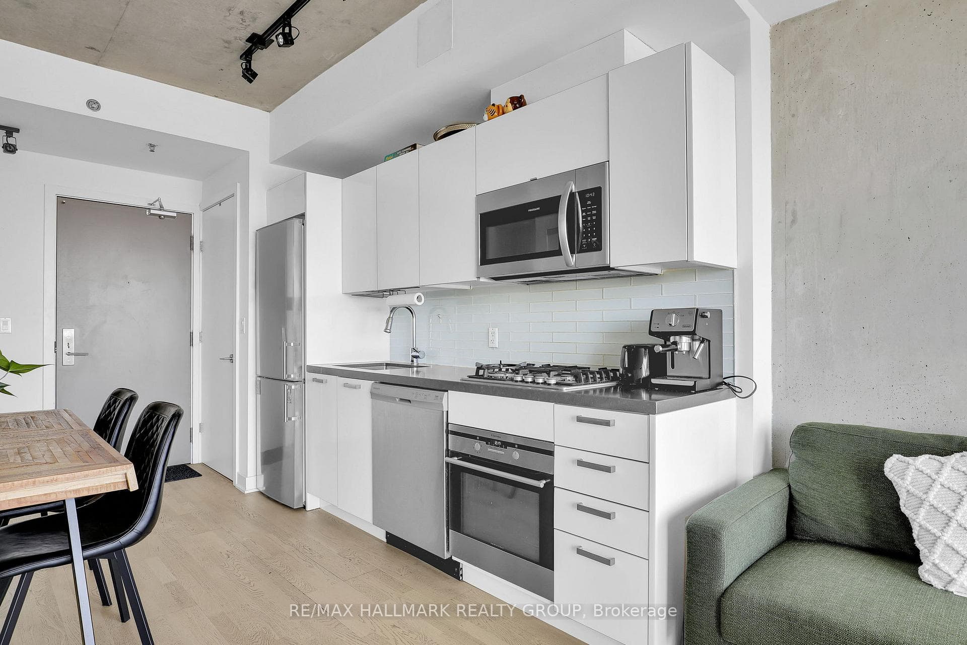 203 Catherine Street Unit 1204 photo 15