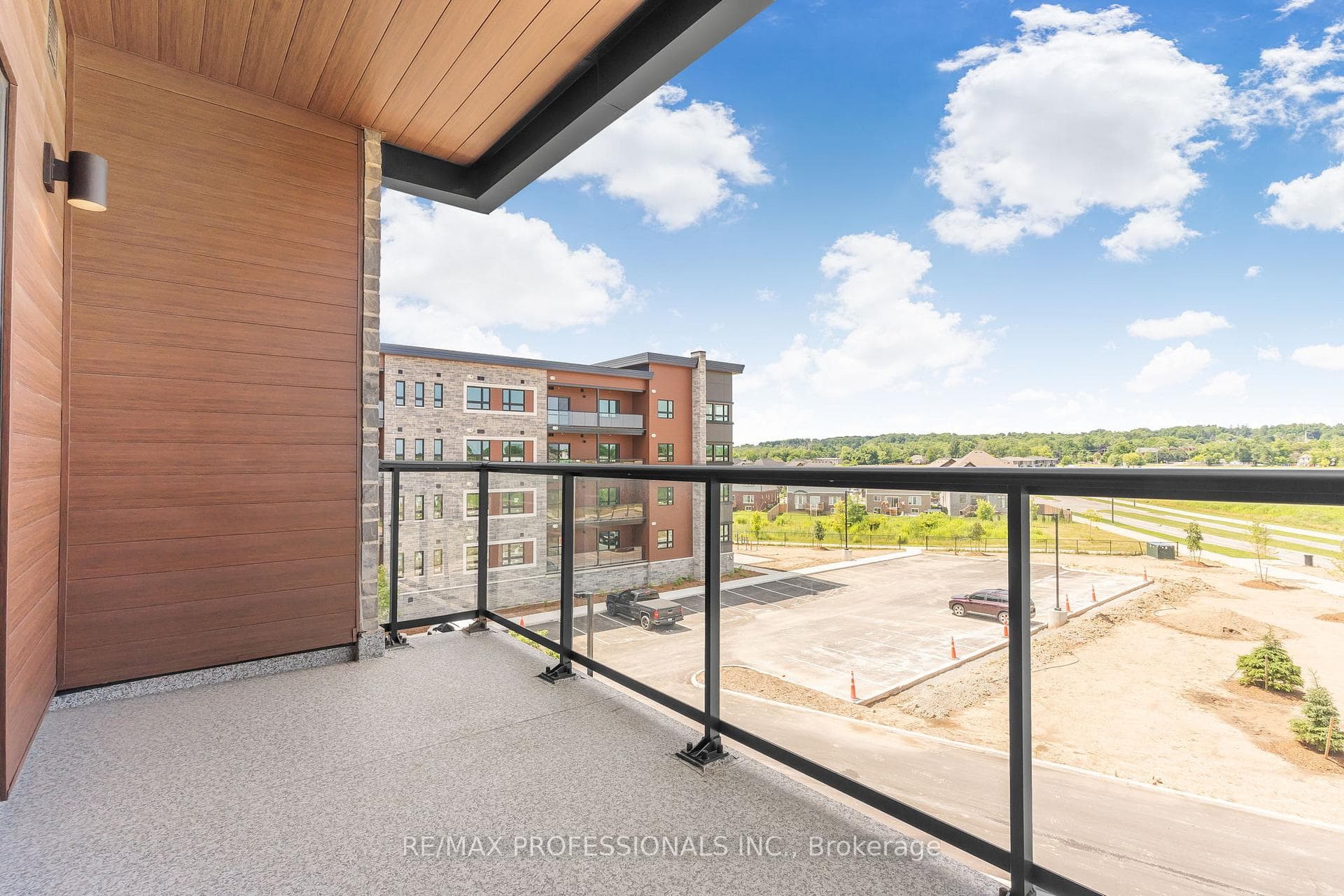 120 Summersides Boulevard Unit 303 photo 31