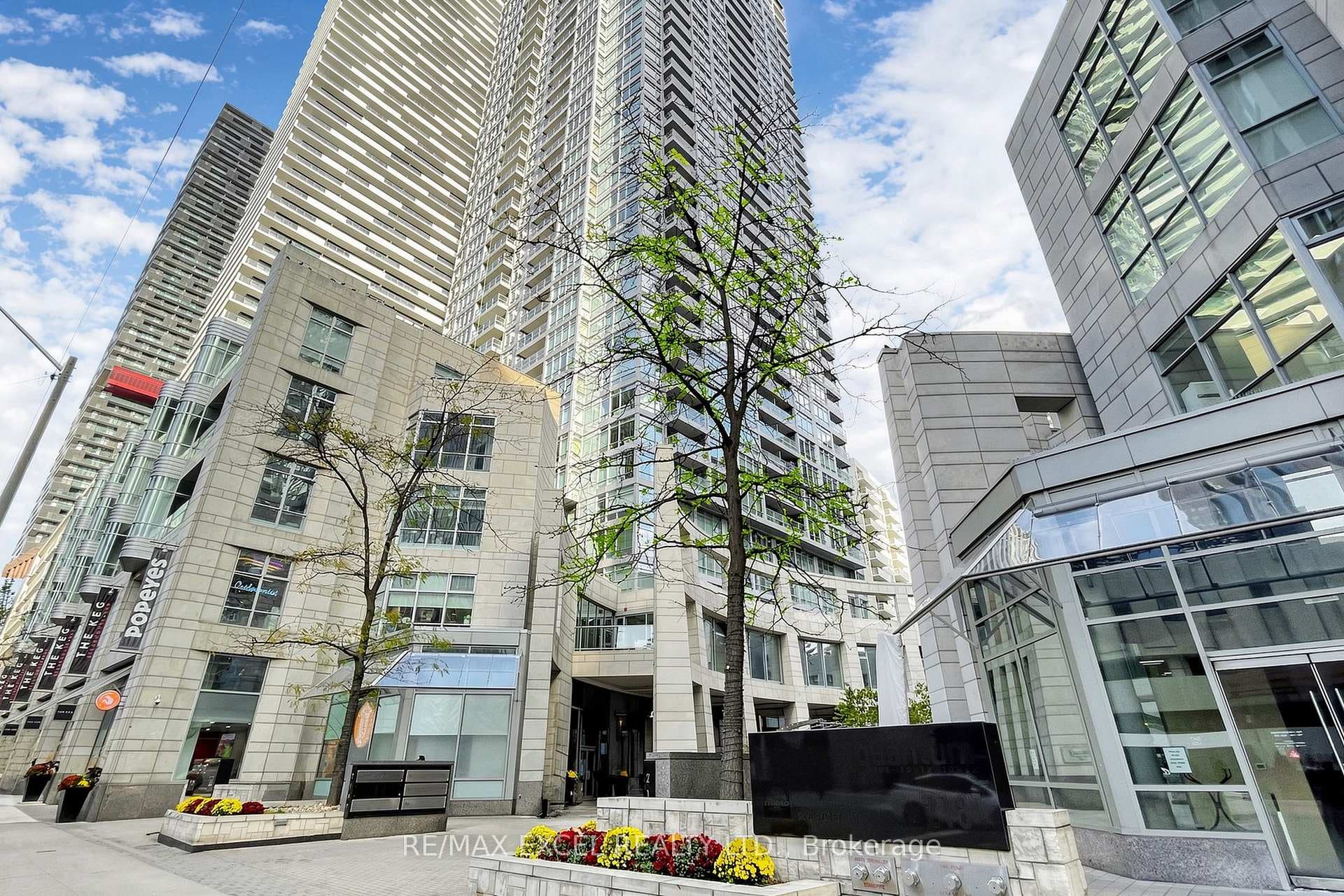2191 Yonge Street Unit 3111 photo 3