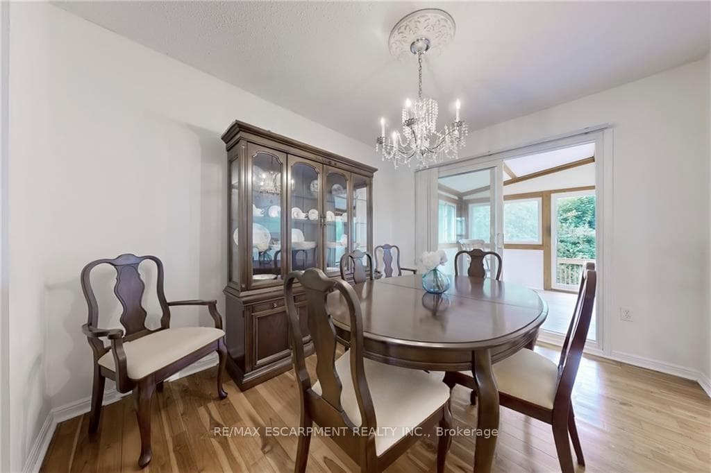 512 Scarlett Crescent photo 7