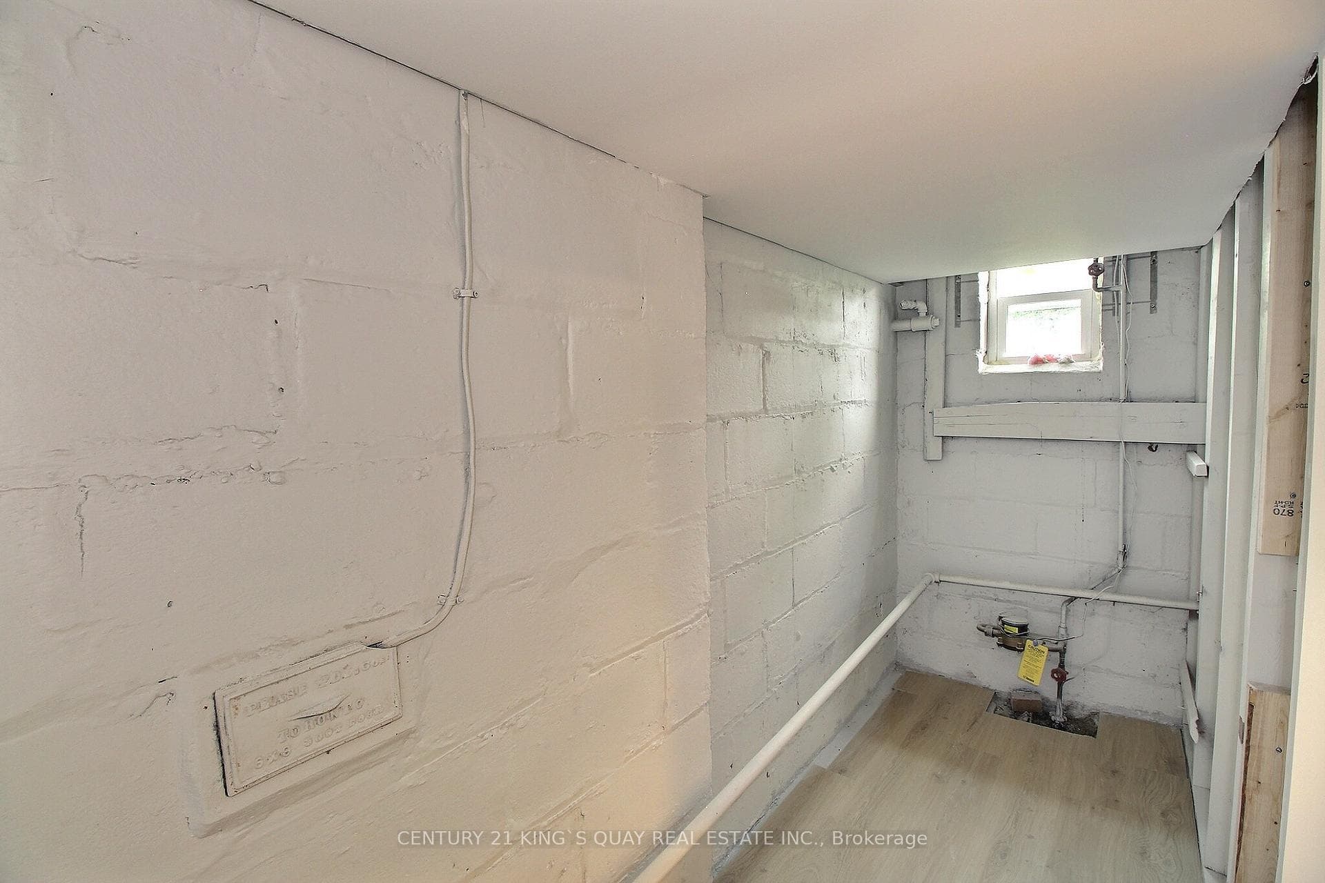224 Lawrence Avenue photo 22