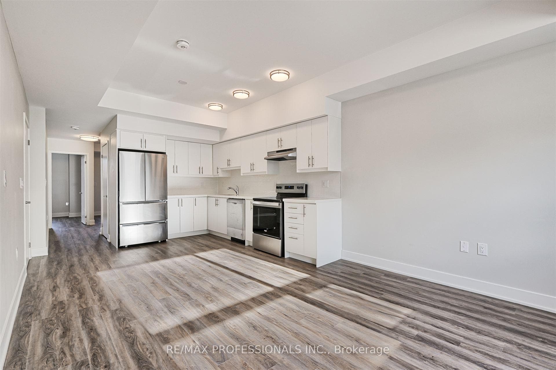 62 Dixfield Drive Unit 113 photo 3