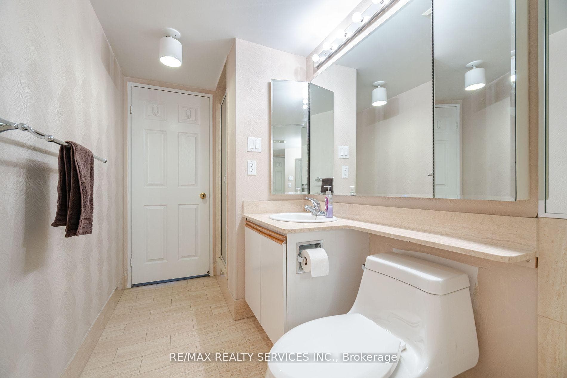 20 Cherrytree Drive Unit 411 photo 26