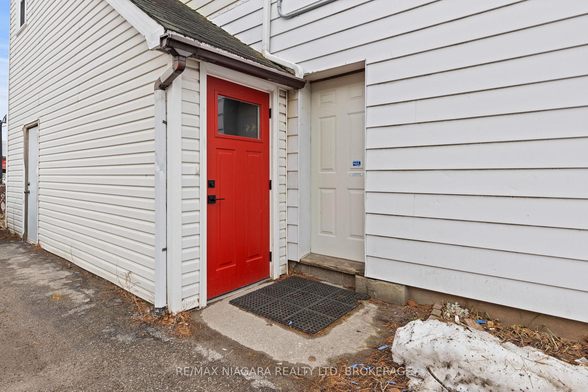 1530 NIAGARA STONE Road photo 16