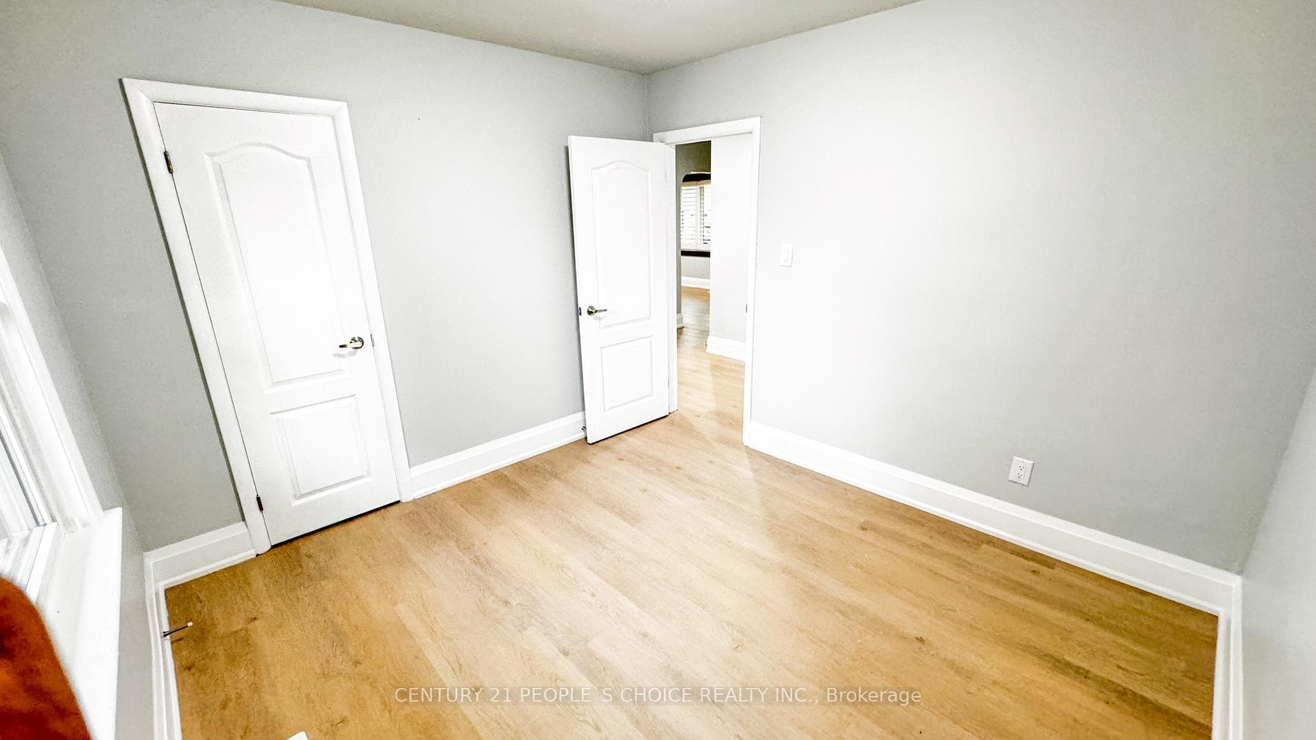 7 Hardale Crescent photo 15