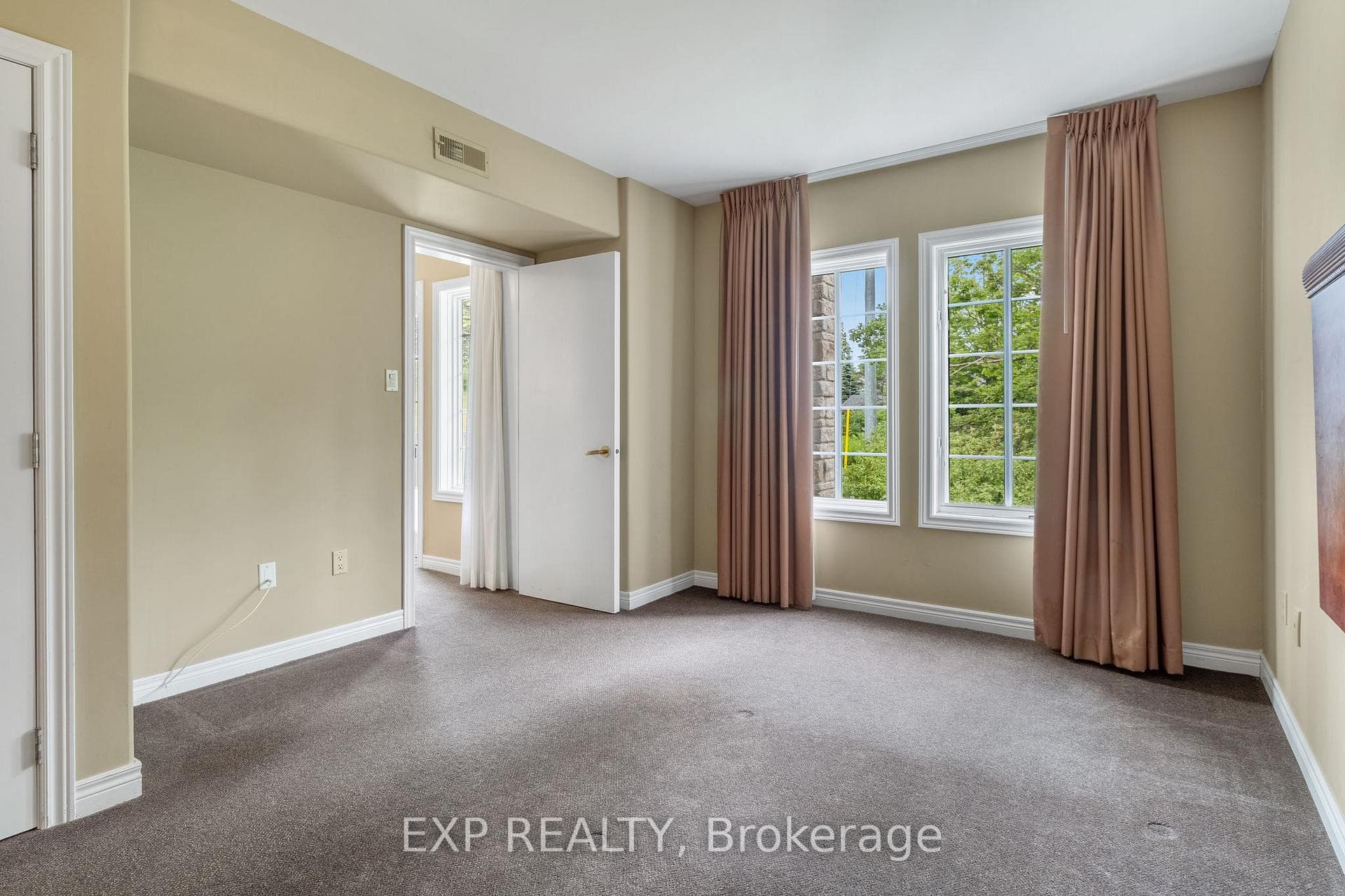 90 Highland Drive Unit 2010/2011 photo 10