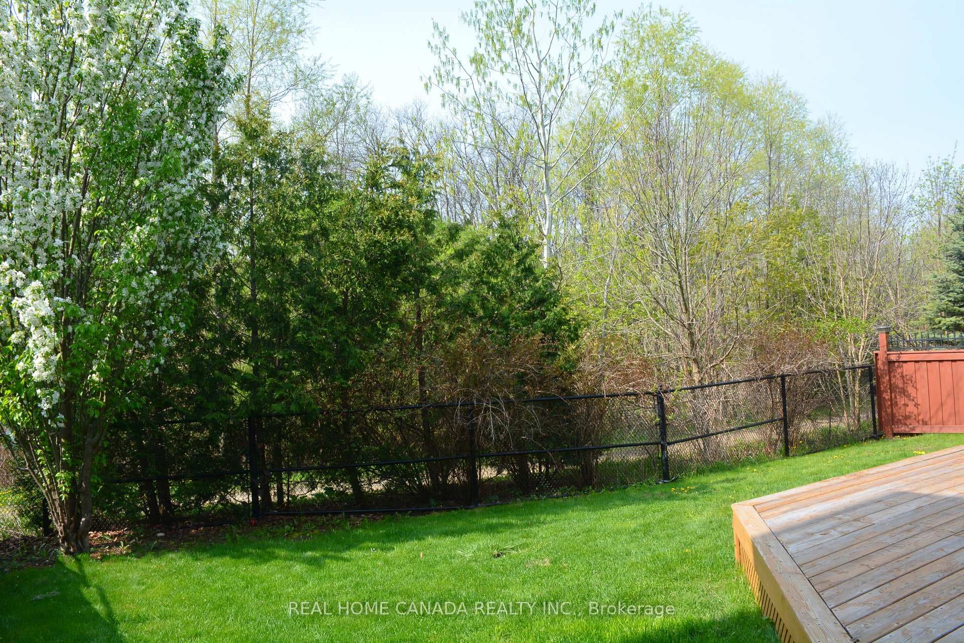 190 Forbes Terrace photo 29