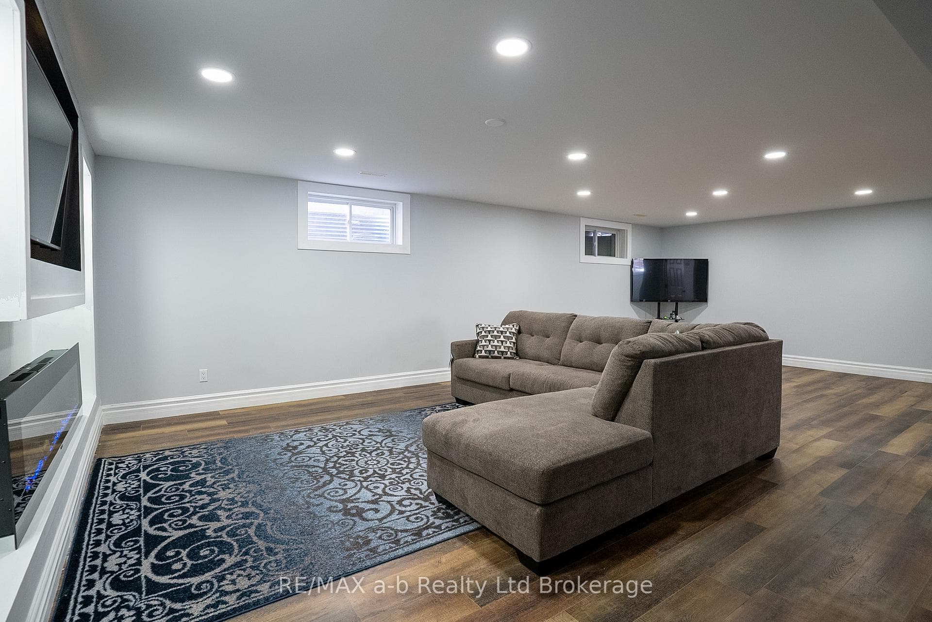 7 IRVING Drive photo 15