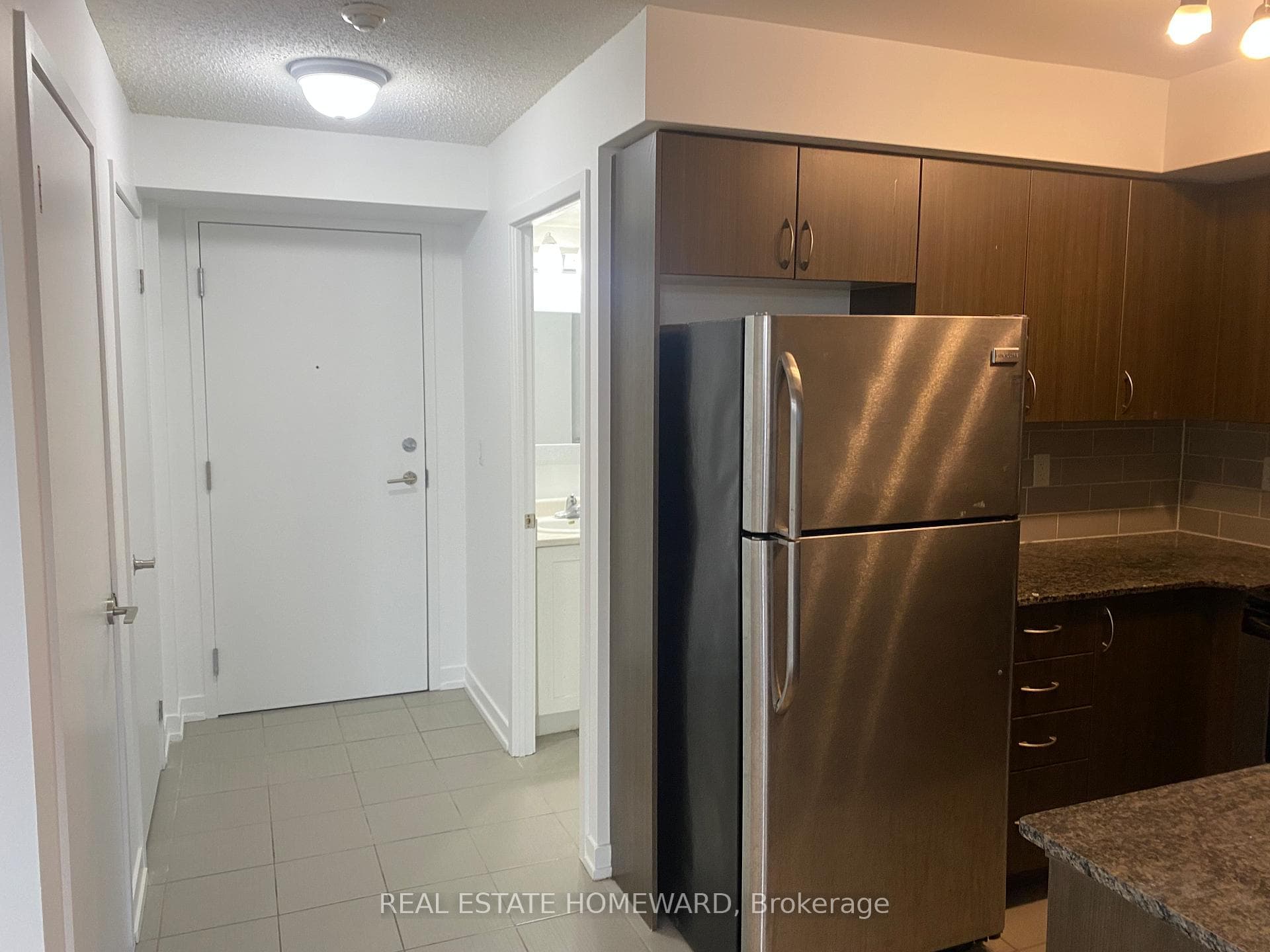 812 Lansdowne Avenue Unit 903 photo 5